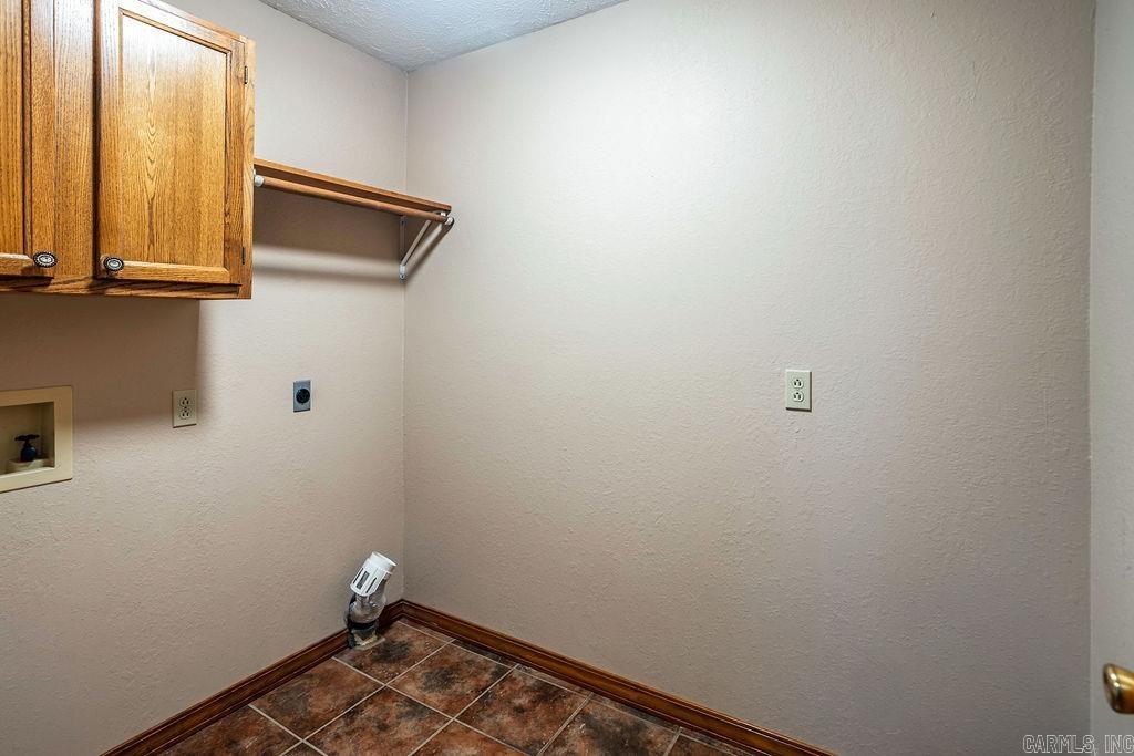 4 Oak Meadow Cove Property Photo 12