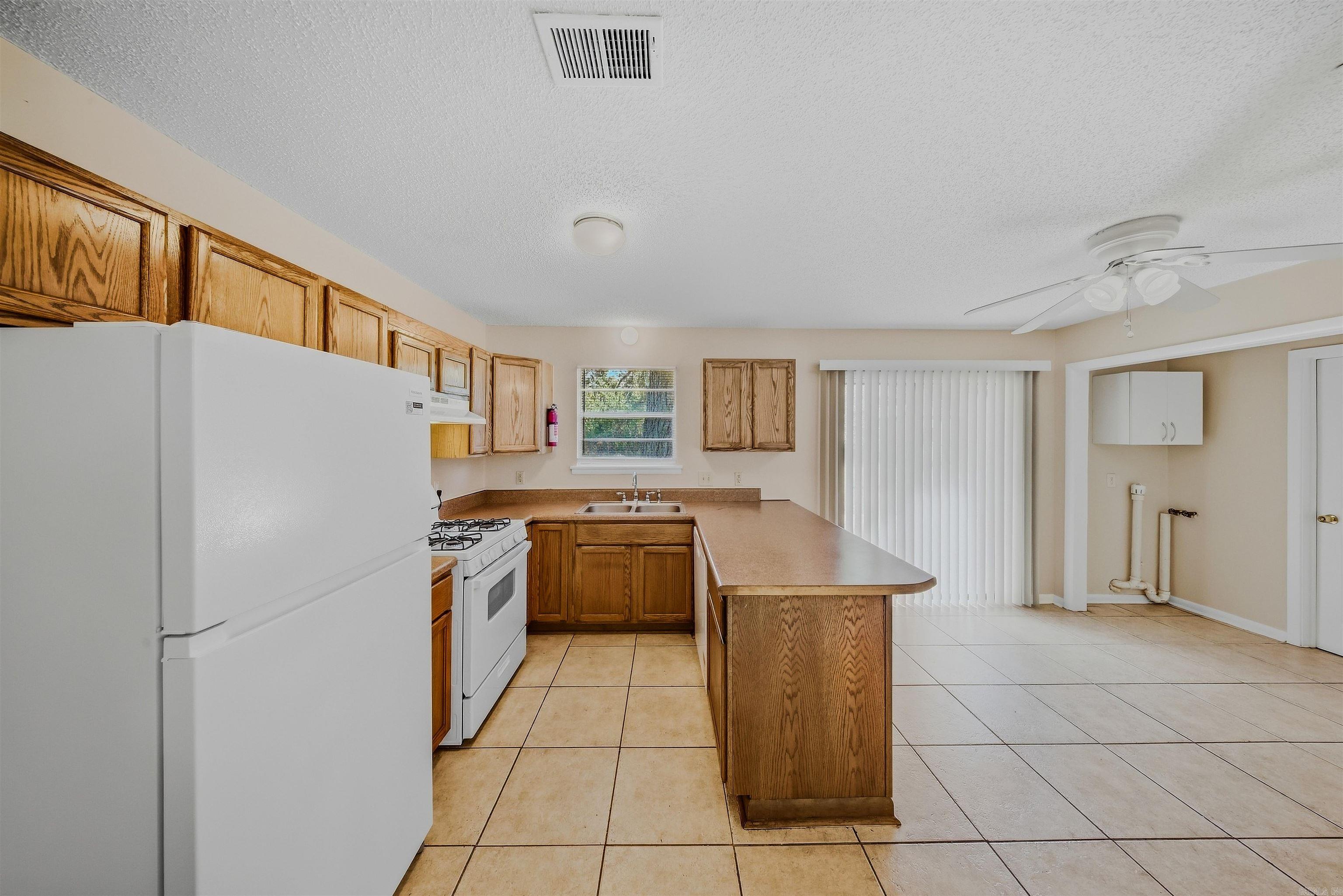 1405 Southern Street Property Photo 6