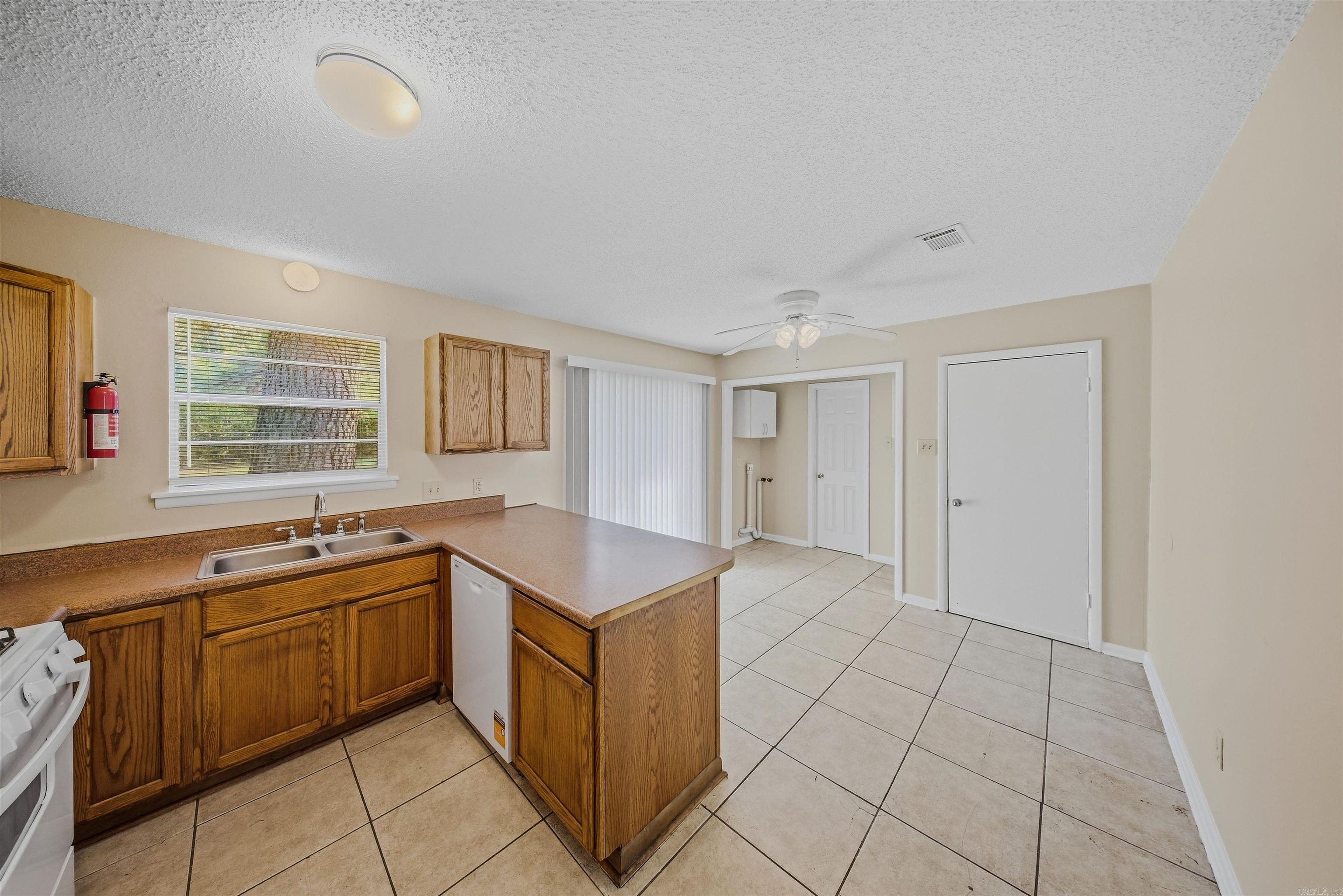 1405 Southern Street Property Photo 8