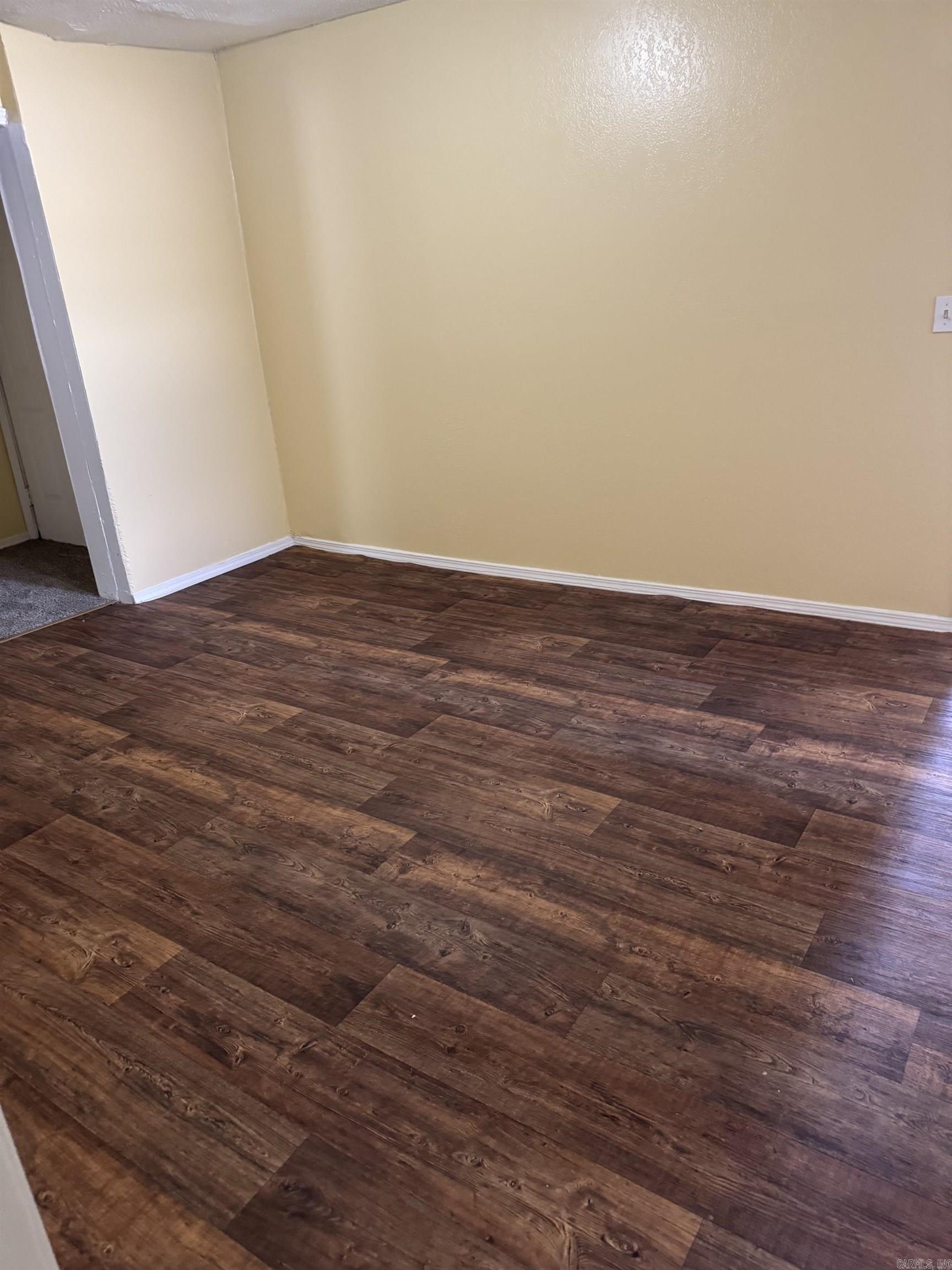 131 S Walnut Street Property Photo 4