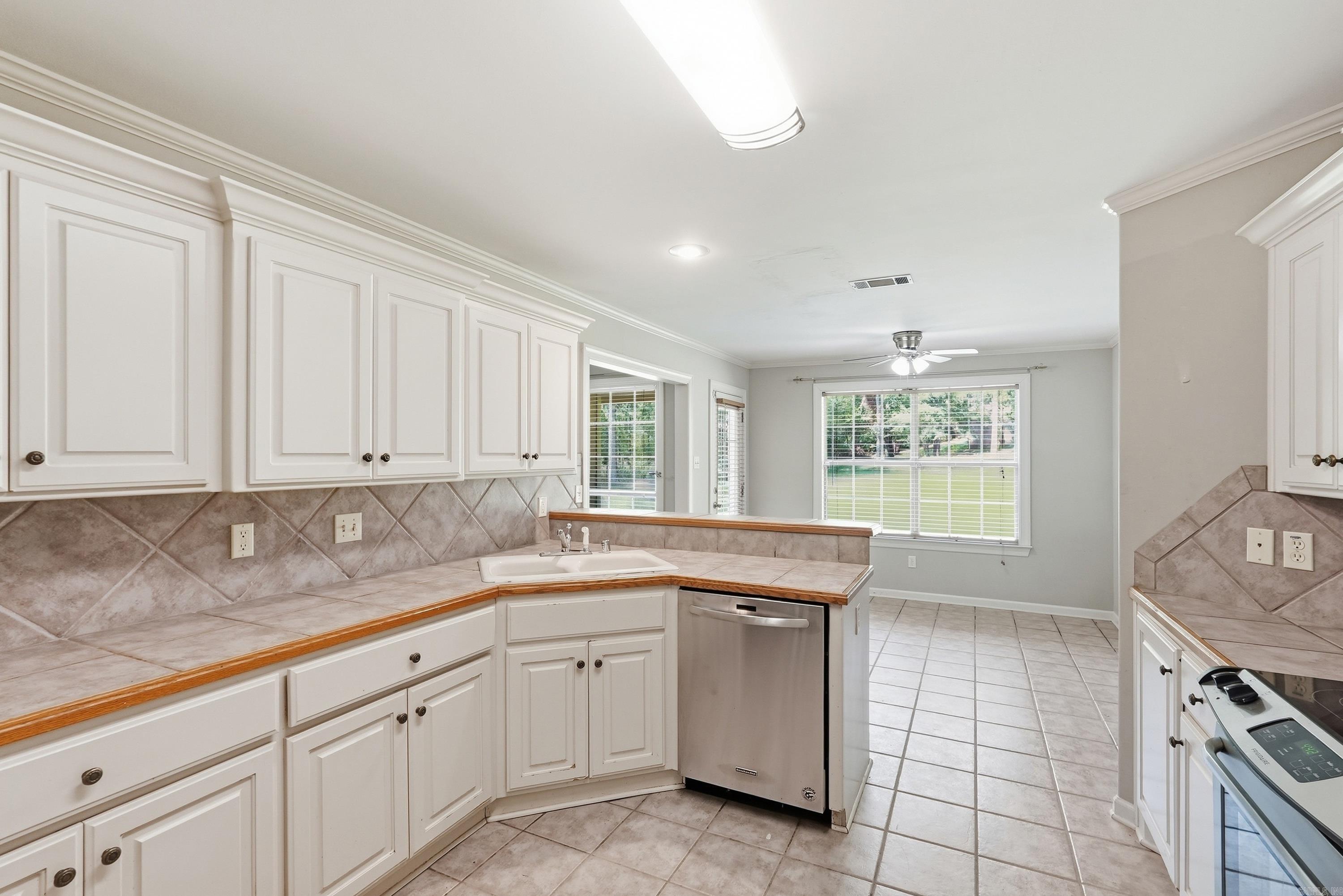 14224 Wimbledon Loop Property Photo 13