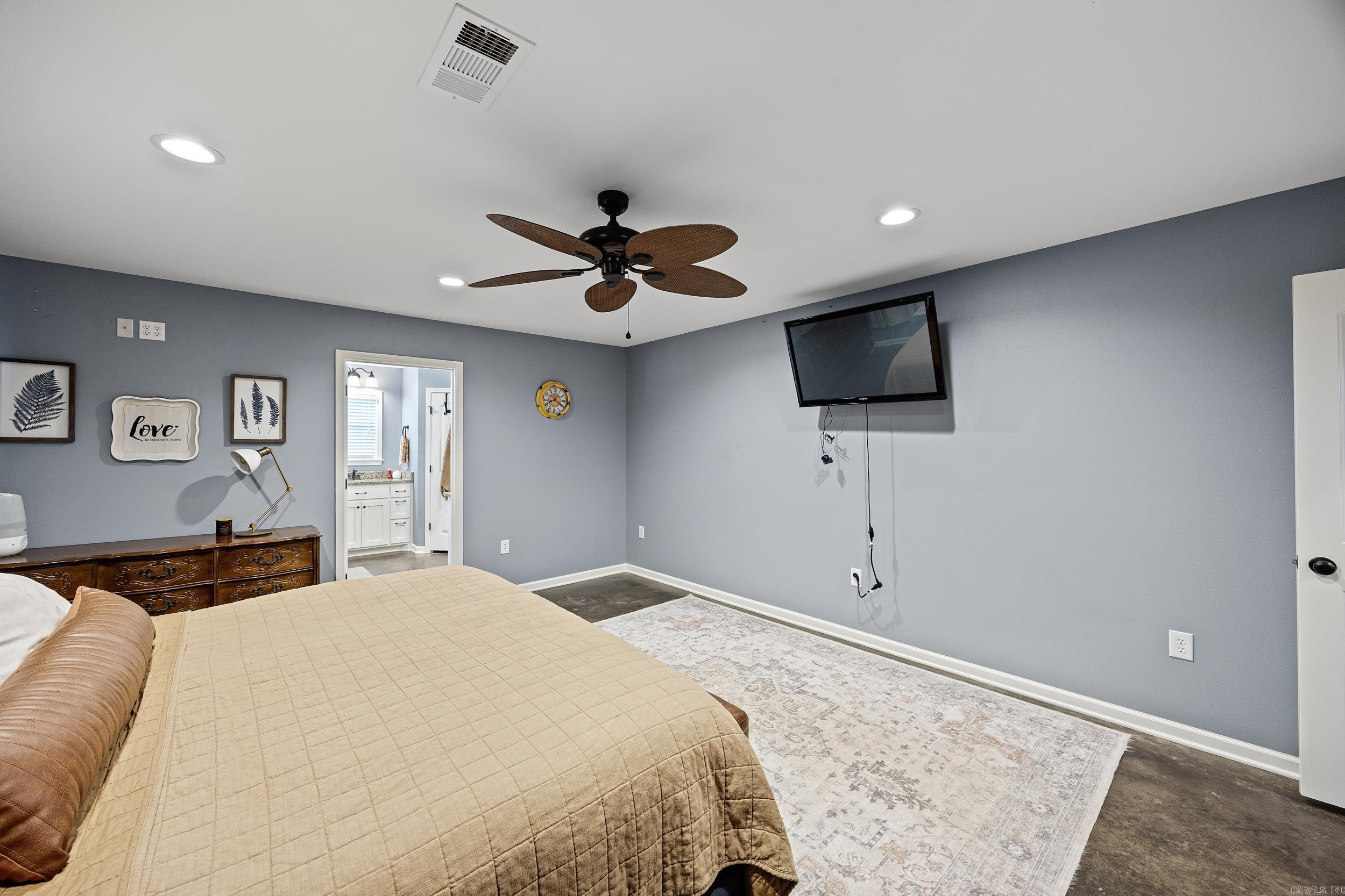 60 Tower Rd Property Photo 16
