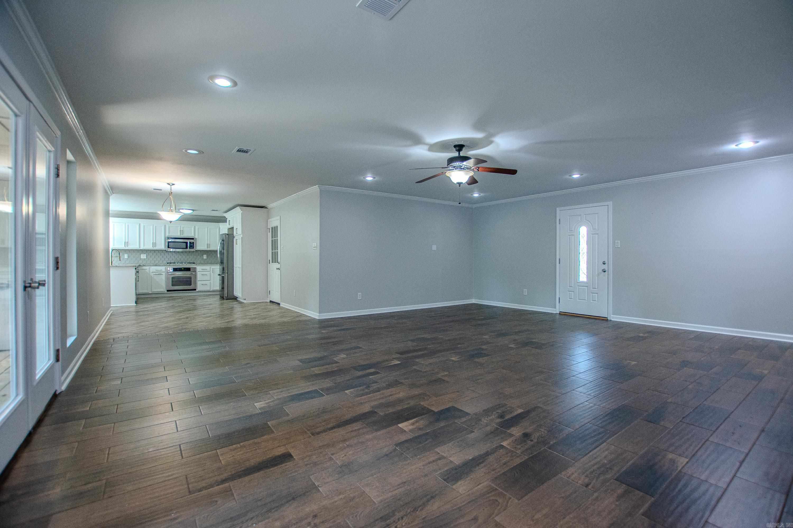2201 S Fox Trl Property Photo 4