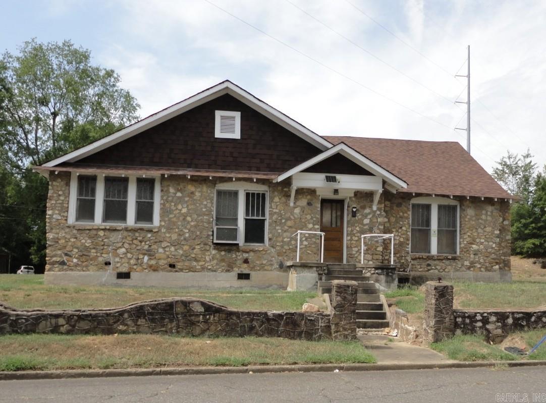1148 Pleasant Street Property Photo 1
