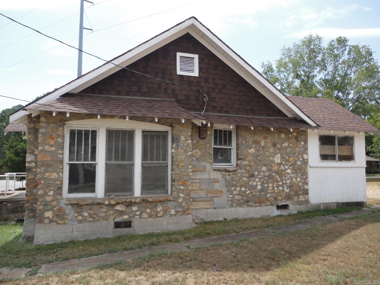 1148 Pleasant Street Property Photo 4