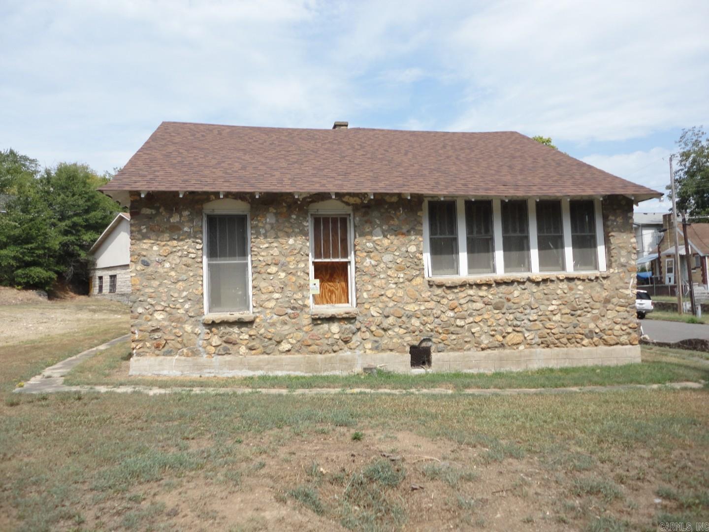 1148 Pleasant Street Property Photo 5