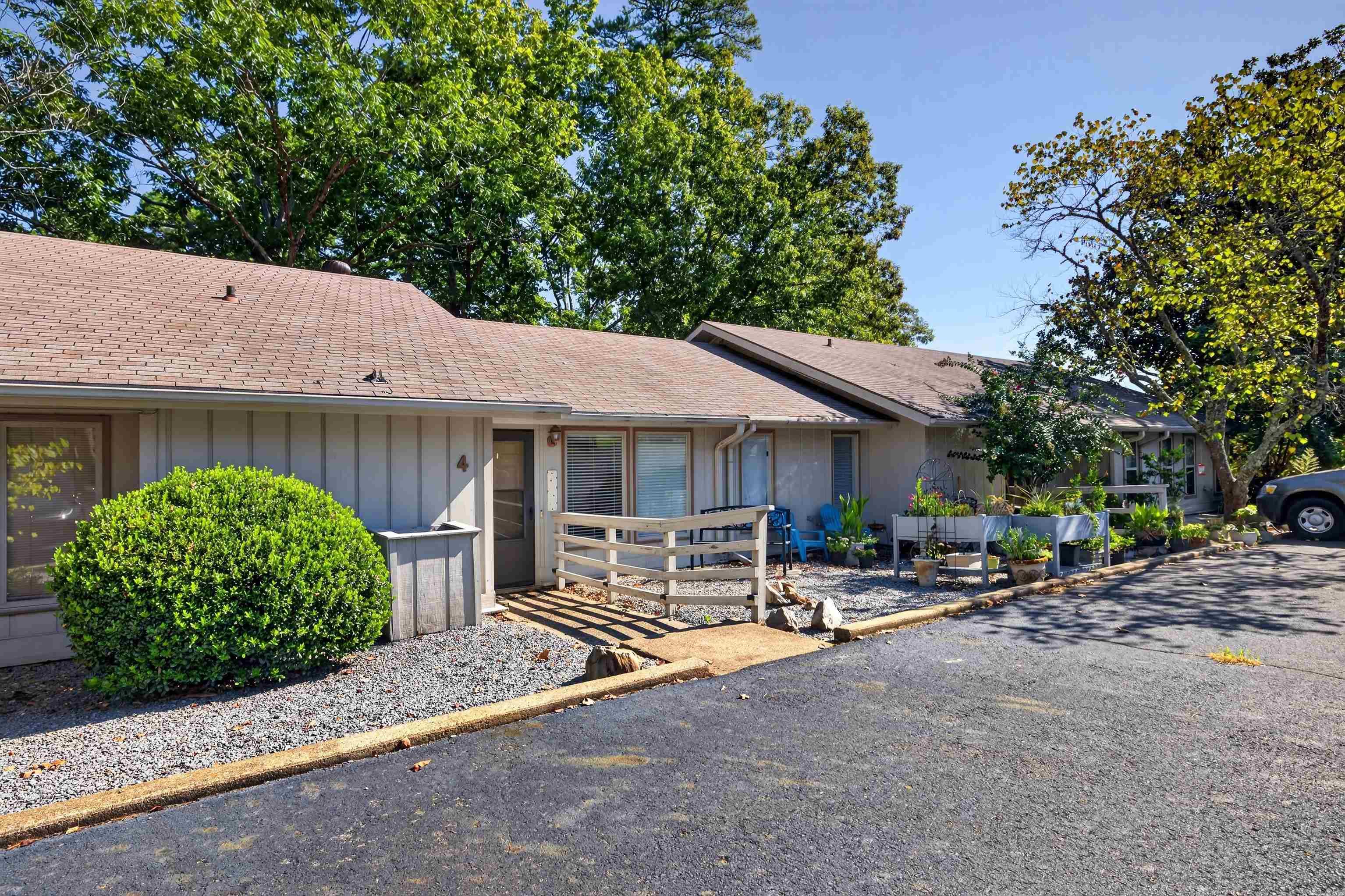 4 Perralena Way Property Photo 1