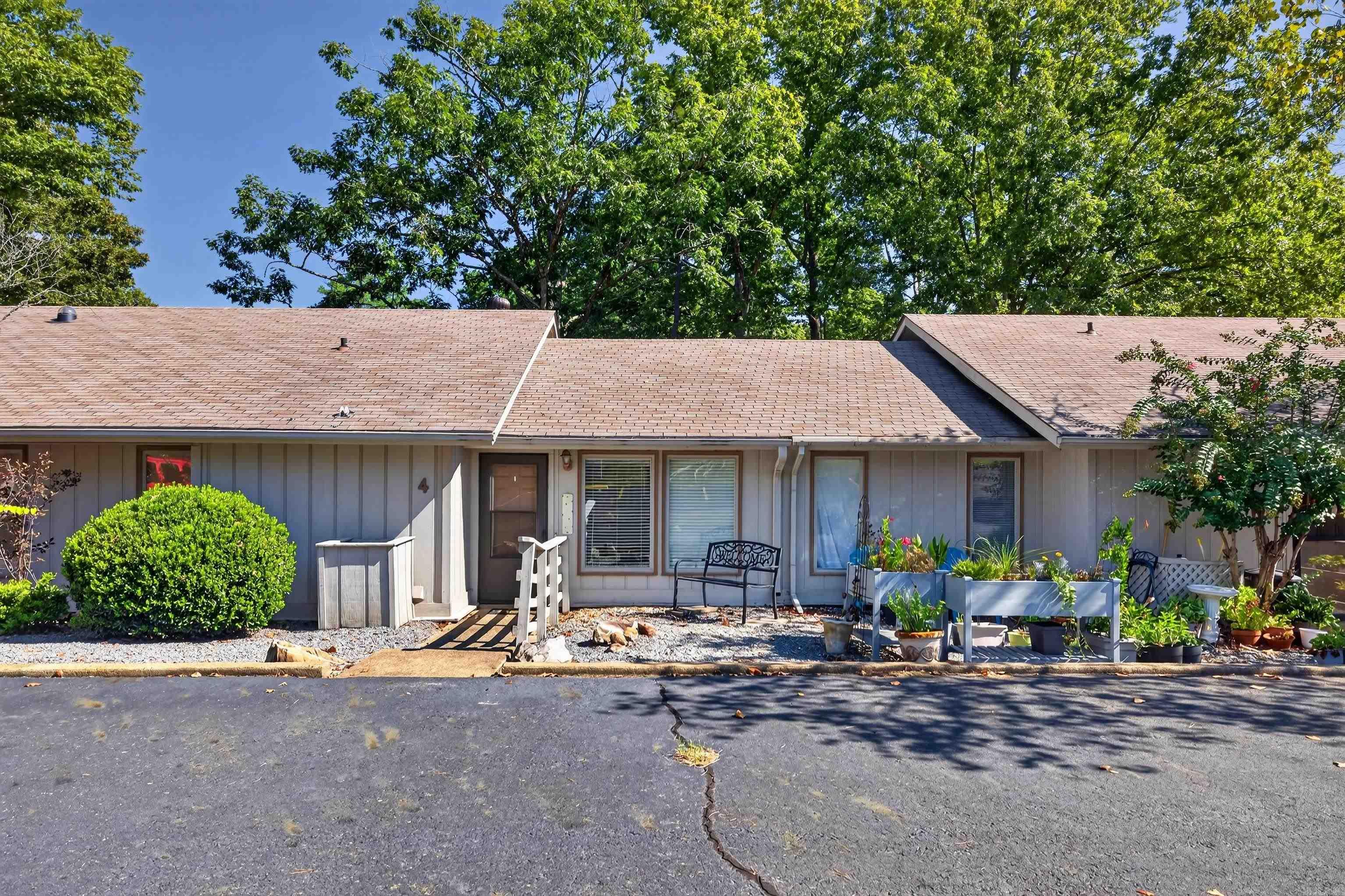 4 Perralena Way Property Photo 2