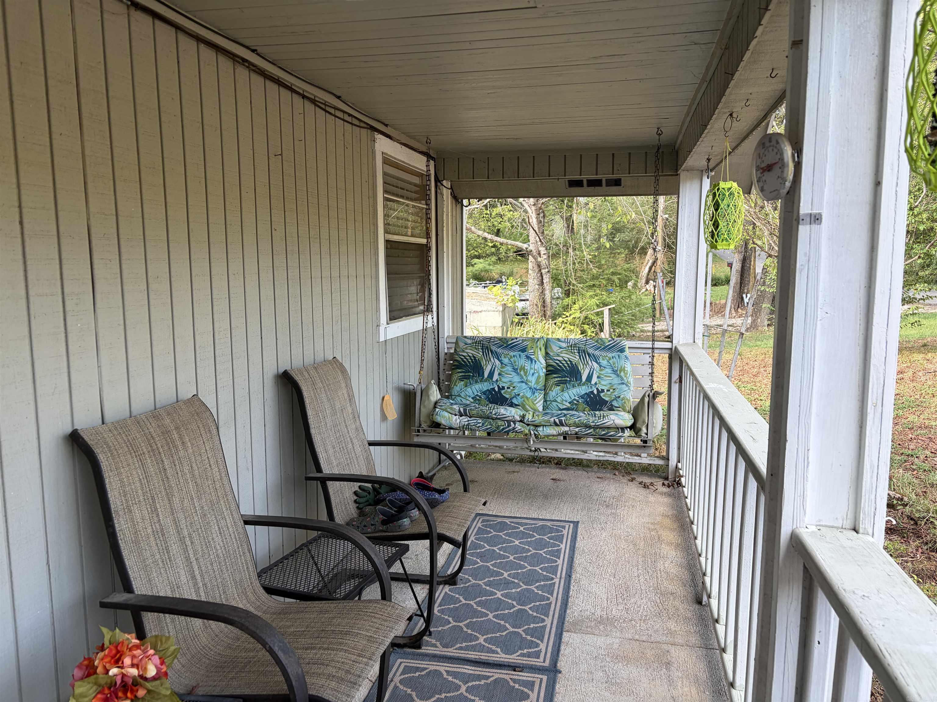 215 Robins Avenue Property Photo 4