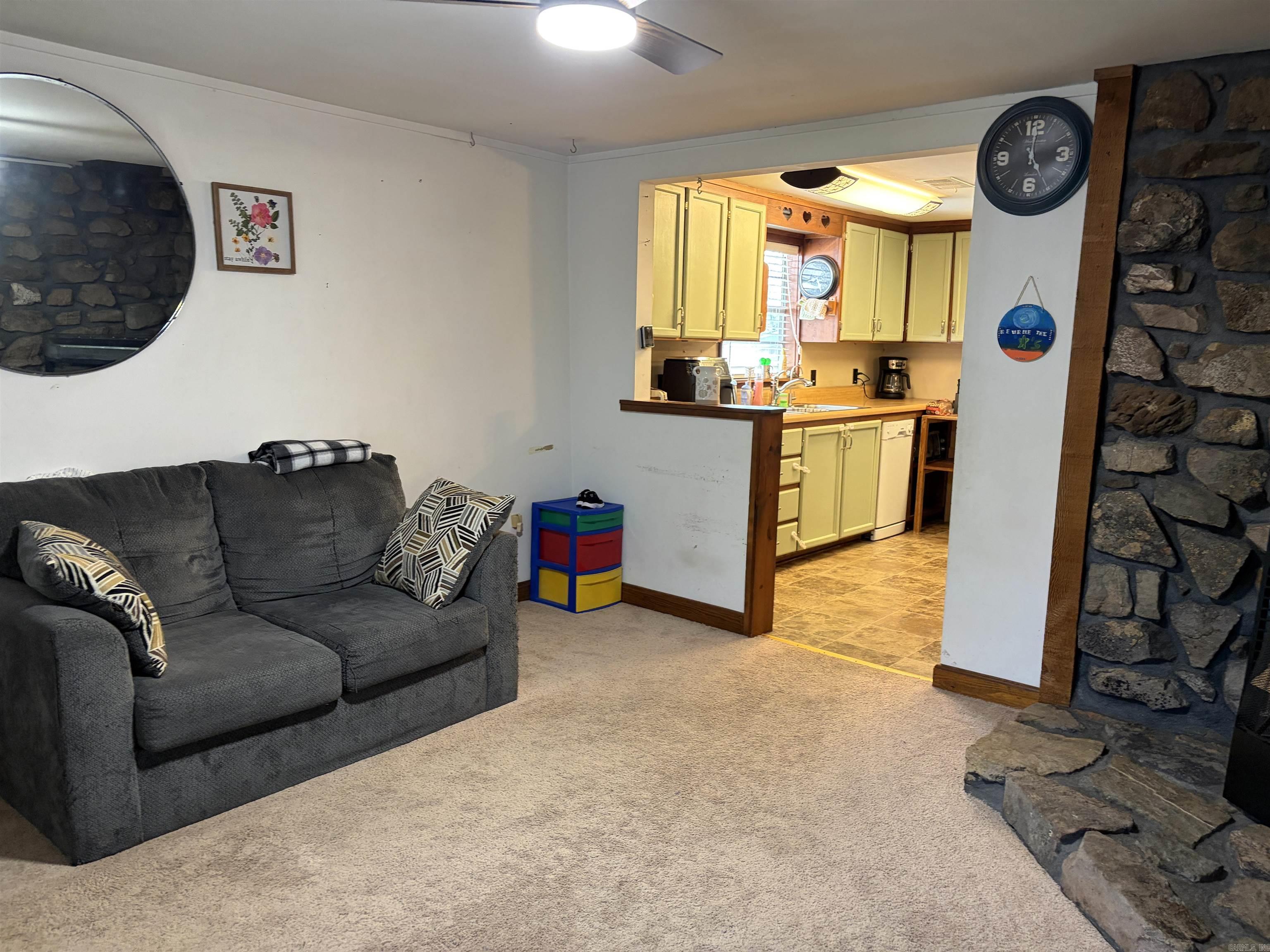 215 Robins Avenue Property Photo 6