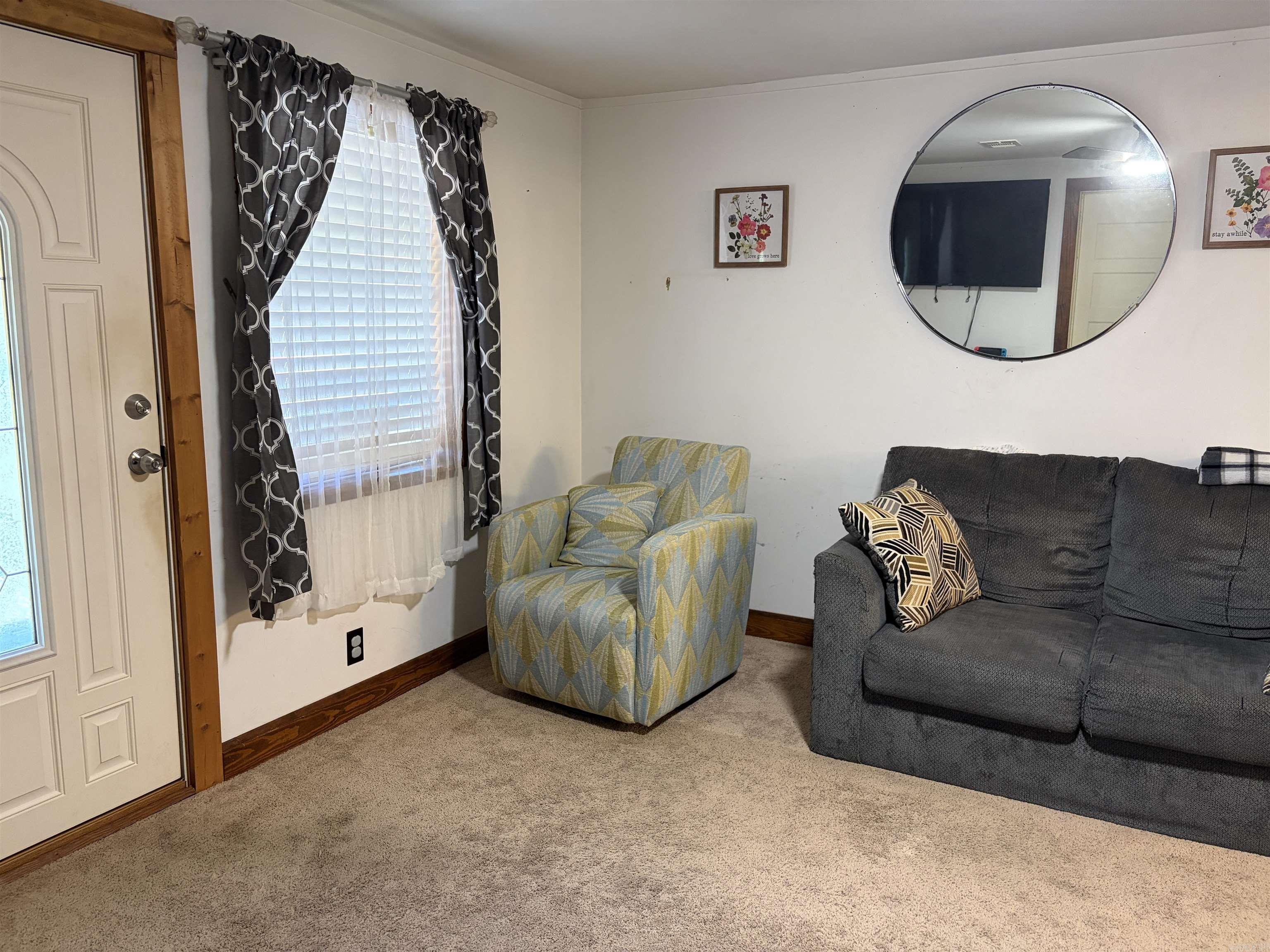 215 Robins Avenue Property Photo 8