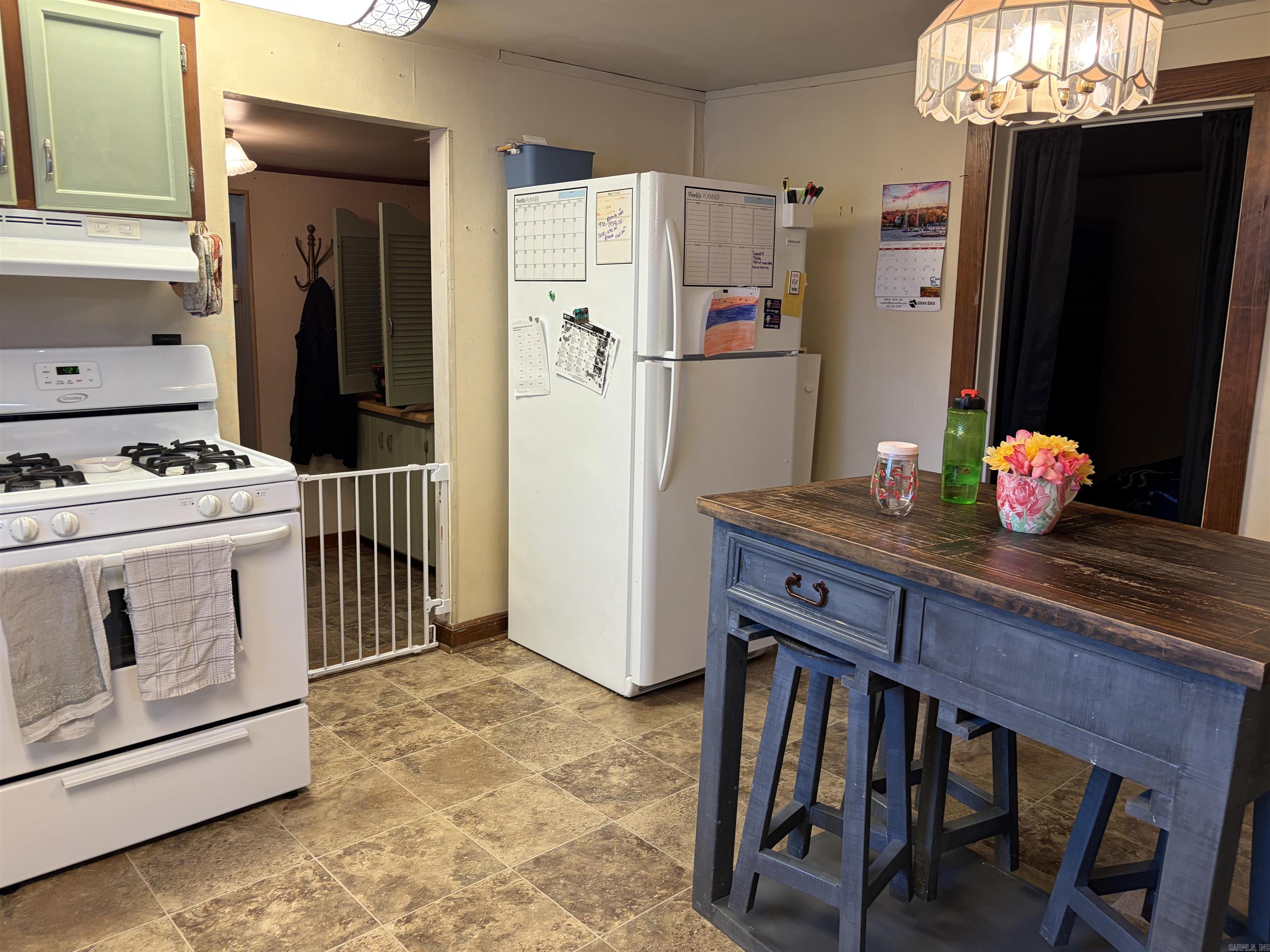 215 Robins Avenue Property Photo 13