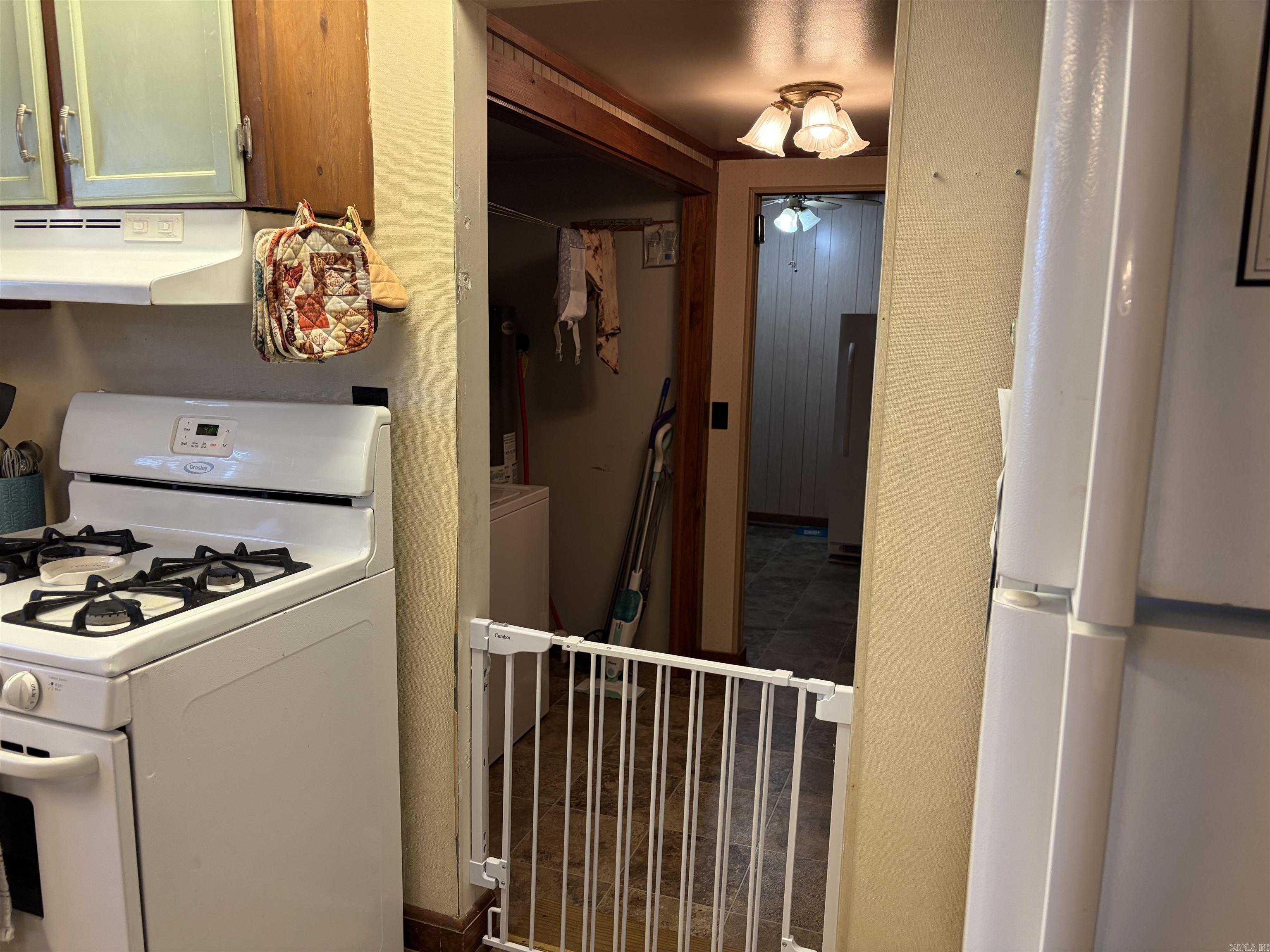 215 Robins Avenue Property Photo 14