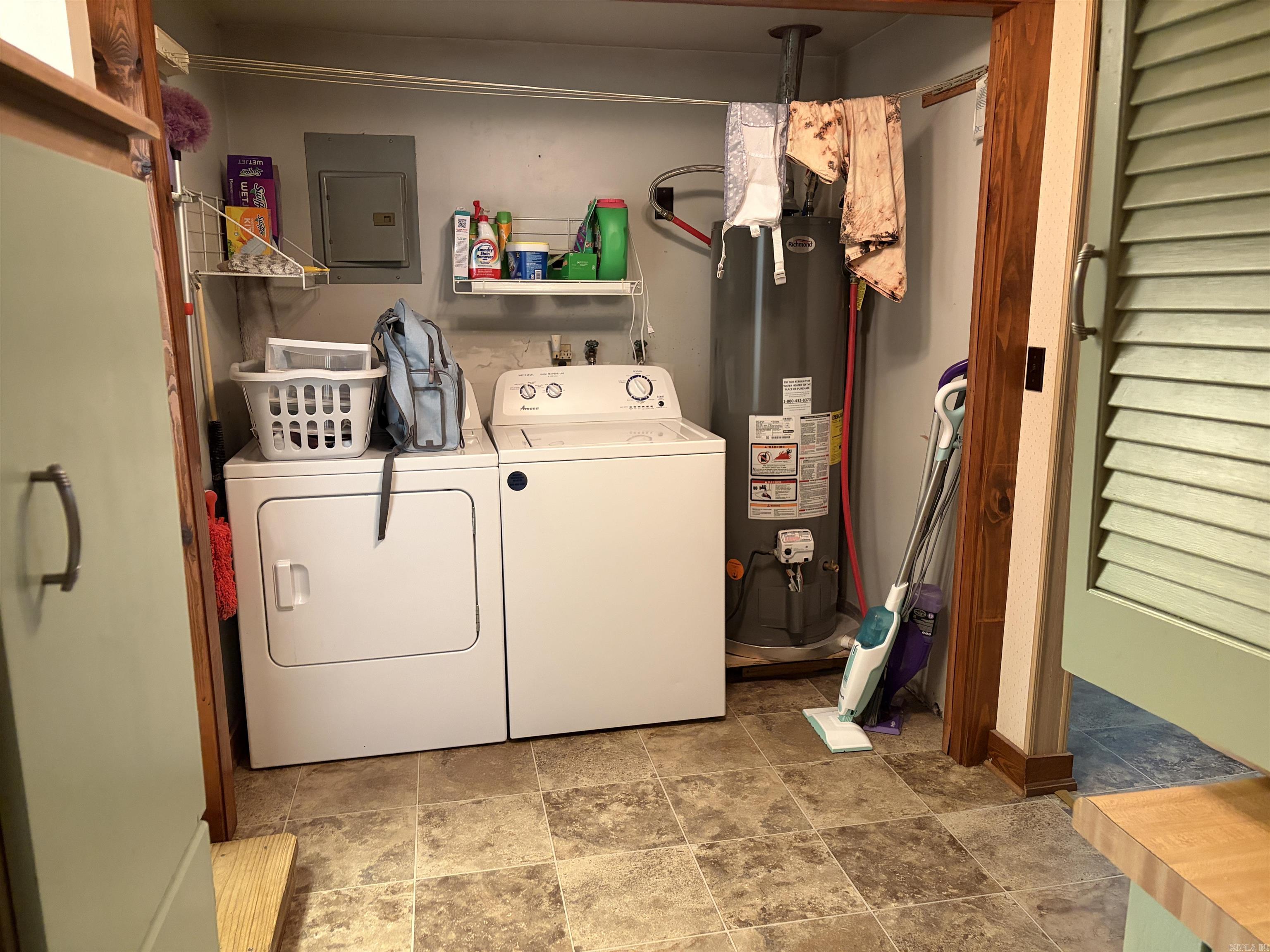 215 Robins Avenue Property Photo 16