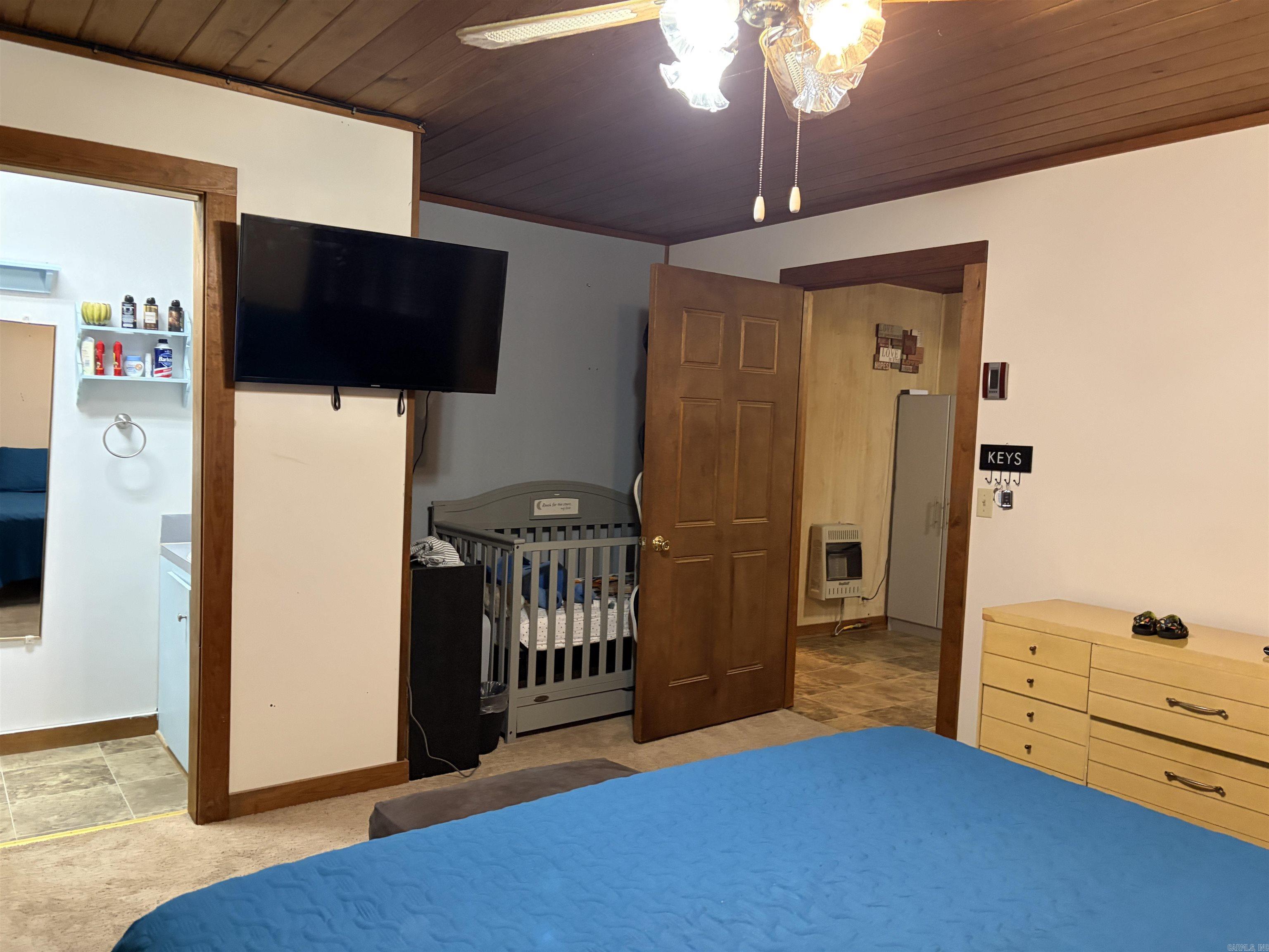 215 Robins Avenue Property Photo 19