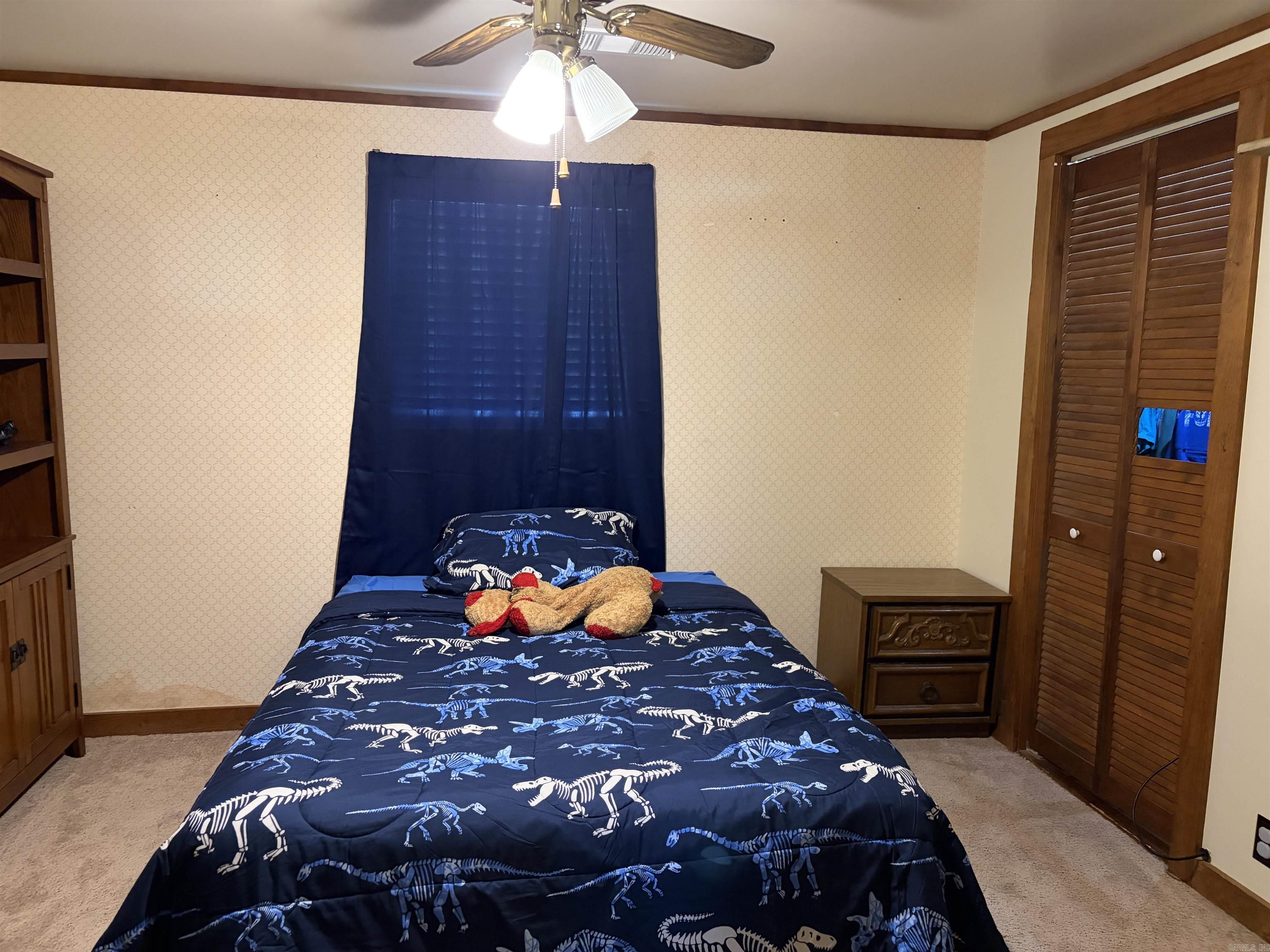 215 Robins Avenue Property Photo 22