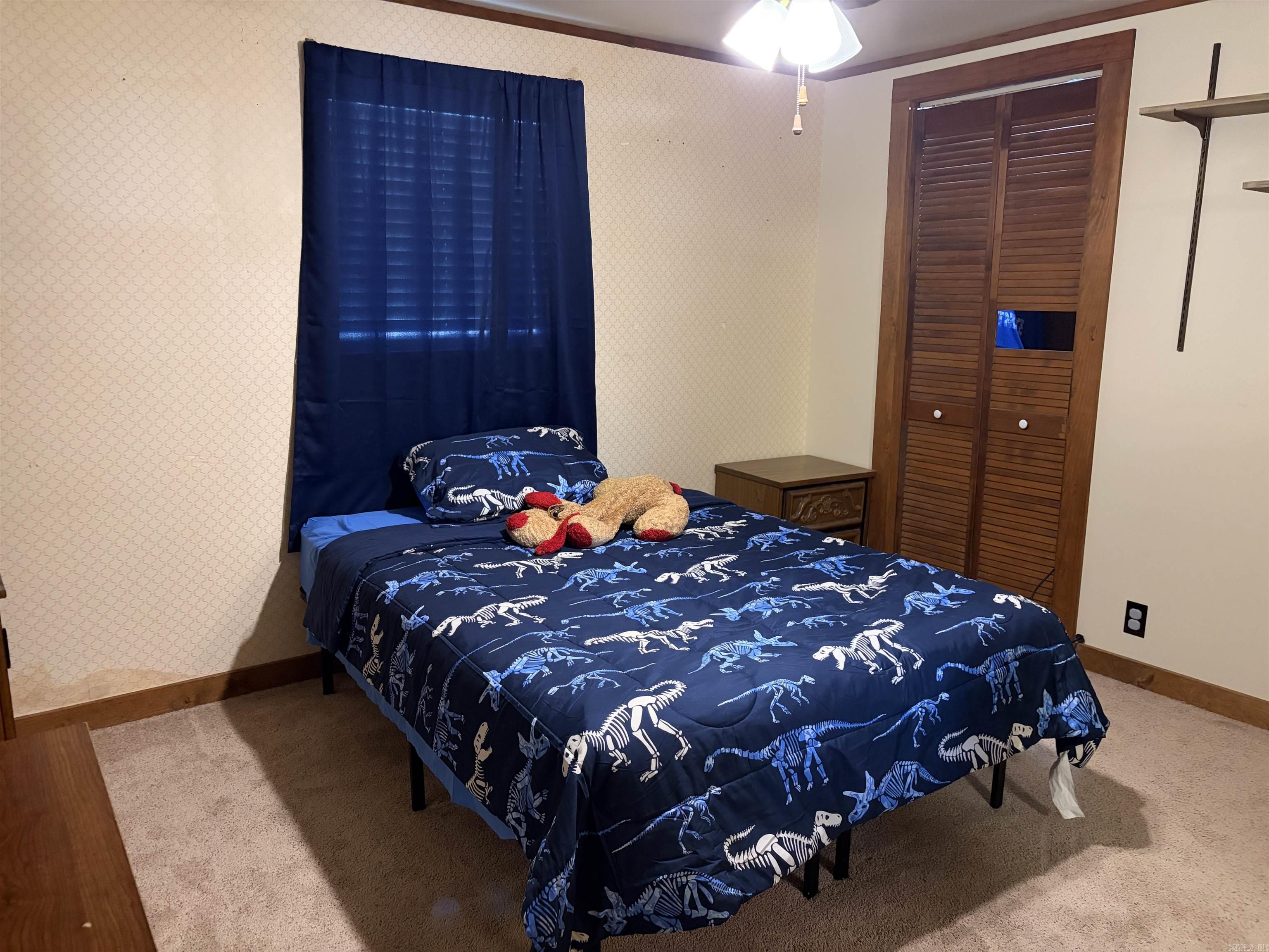 215 Robins Avenue Property Photo 23
