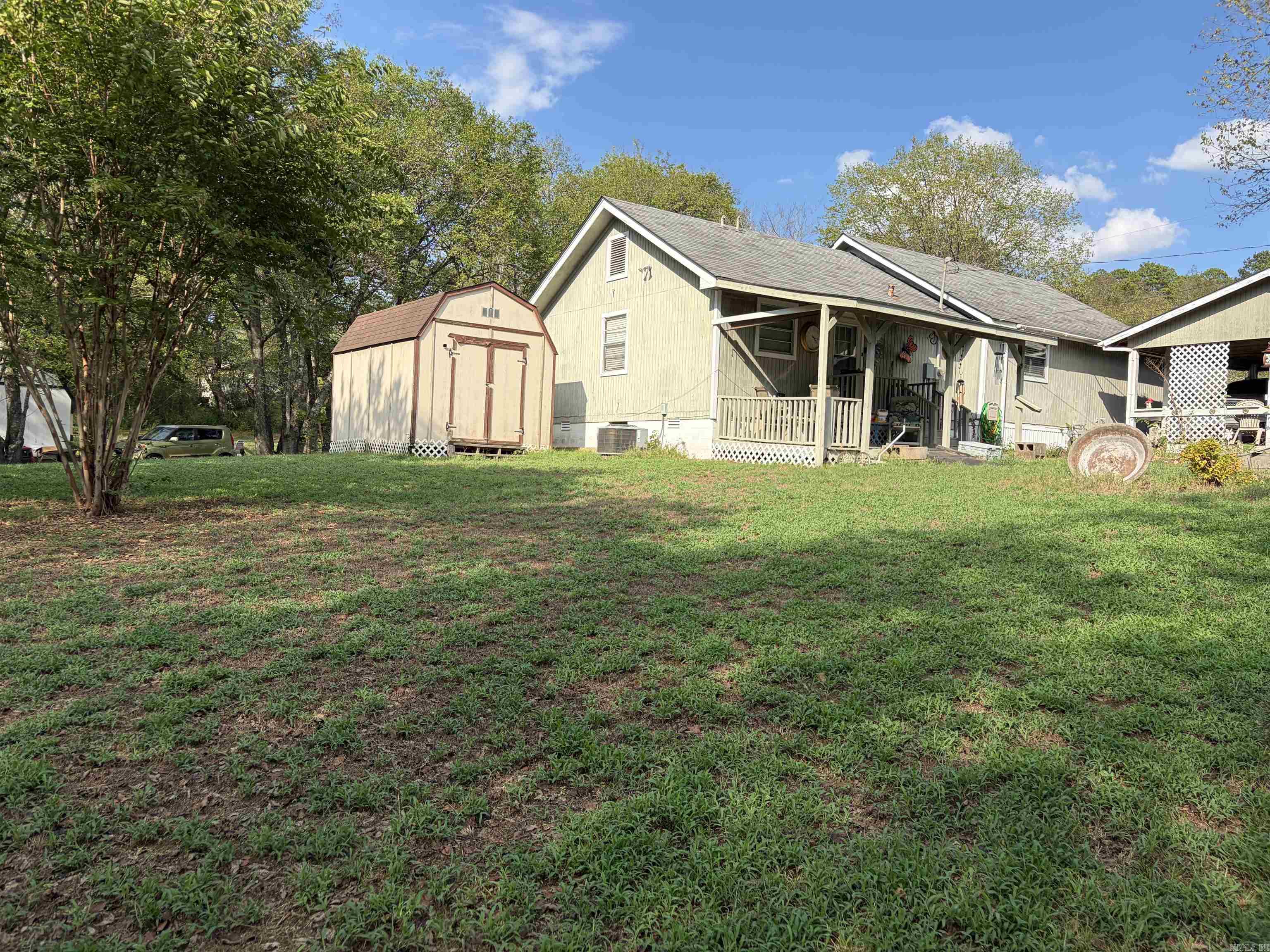 215 Robins Avenue Property Photo 29