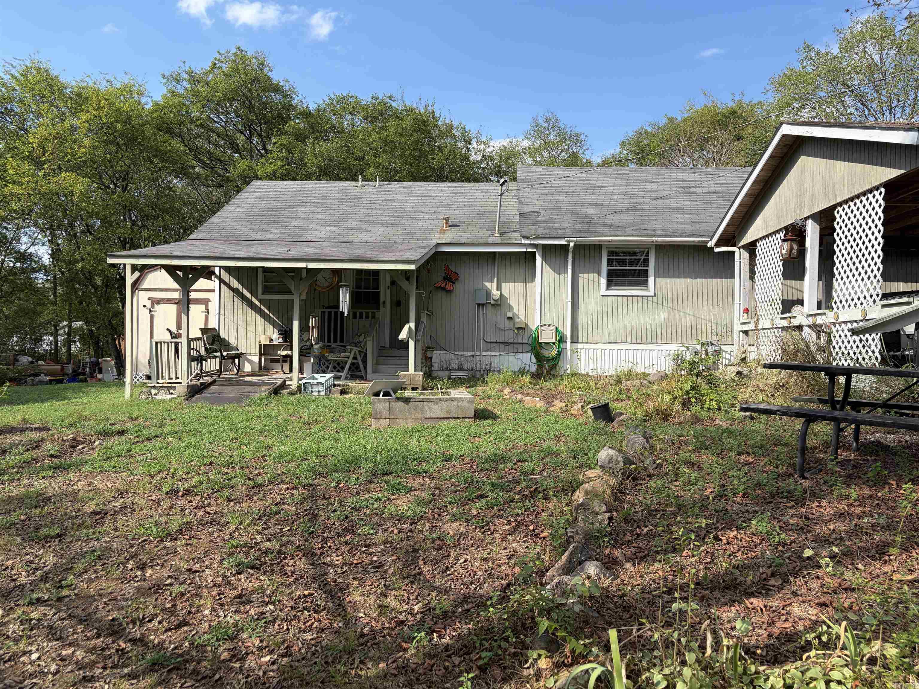 215 Robins Avenue Property Photo 30