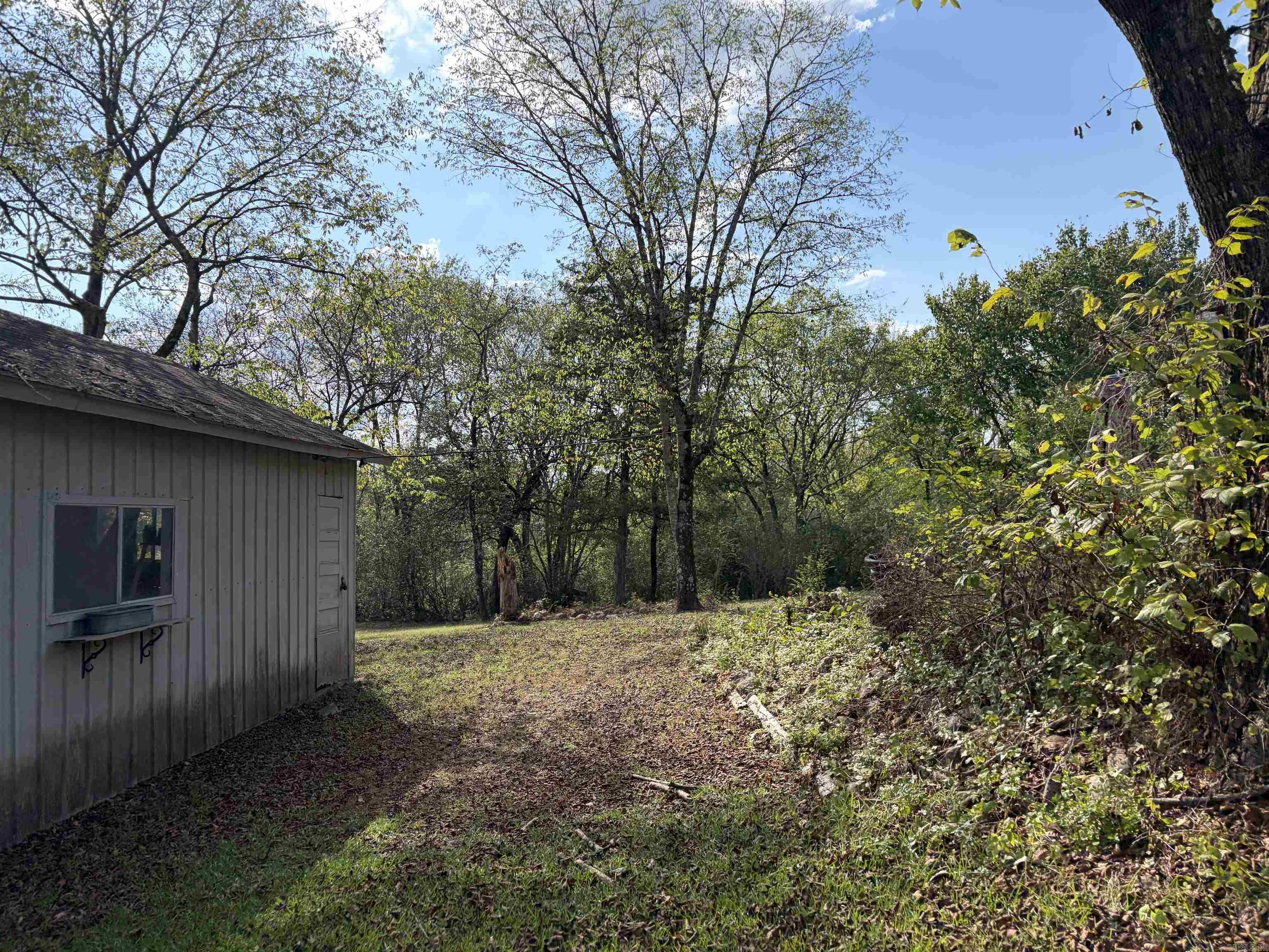 215 Robins Avenue Property Photo 32