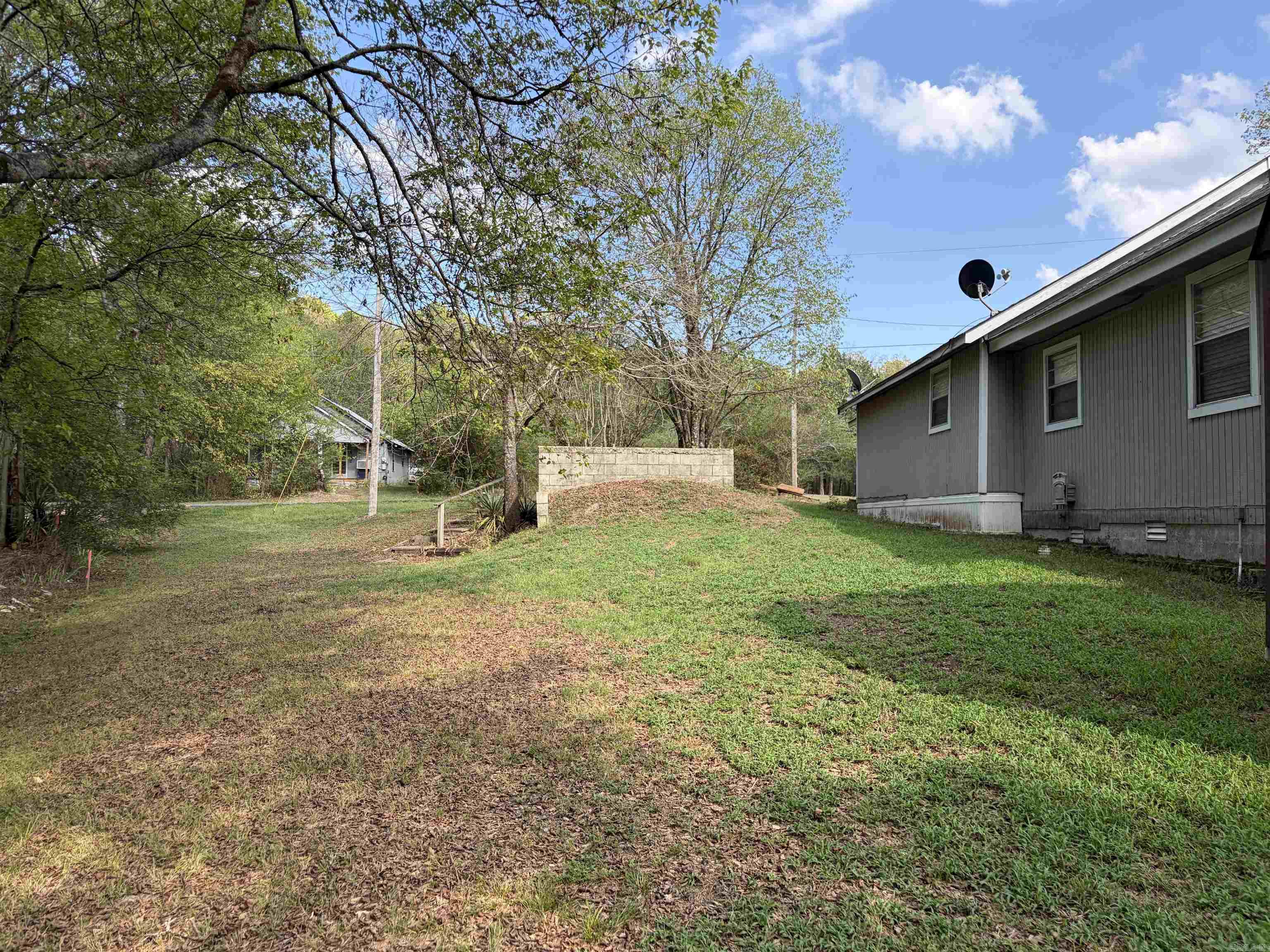 215 Robins Avenue Property Photo 33