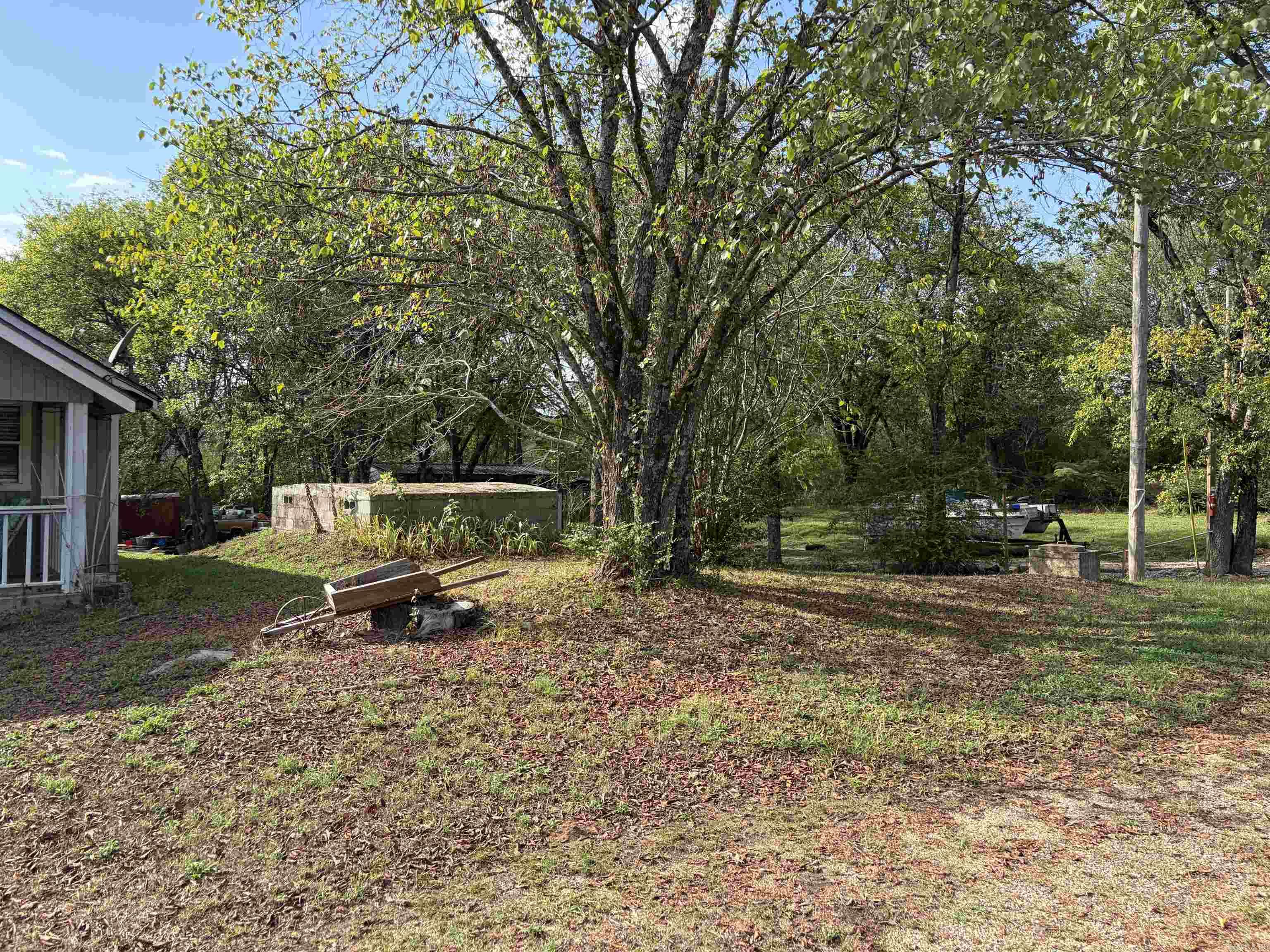 215 Robins Avenue Property Photo 34