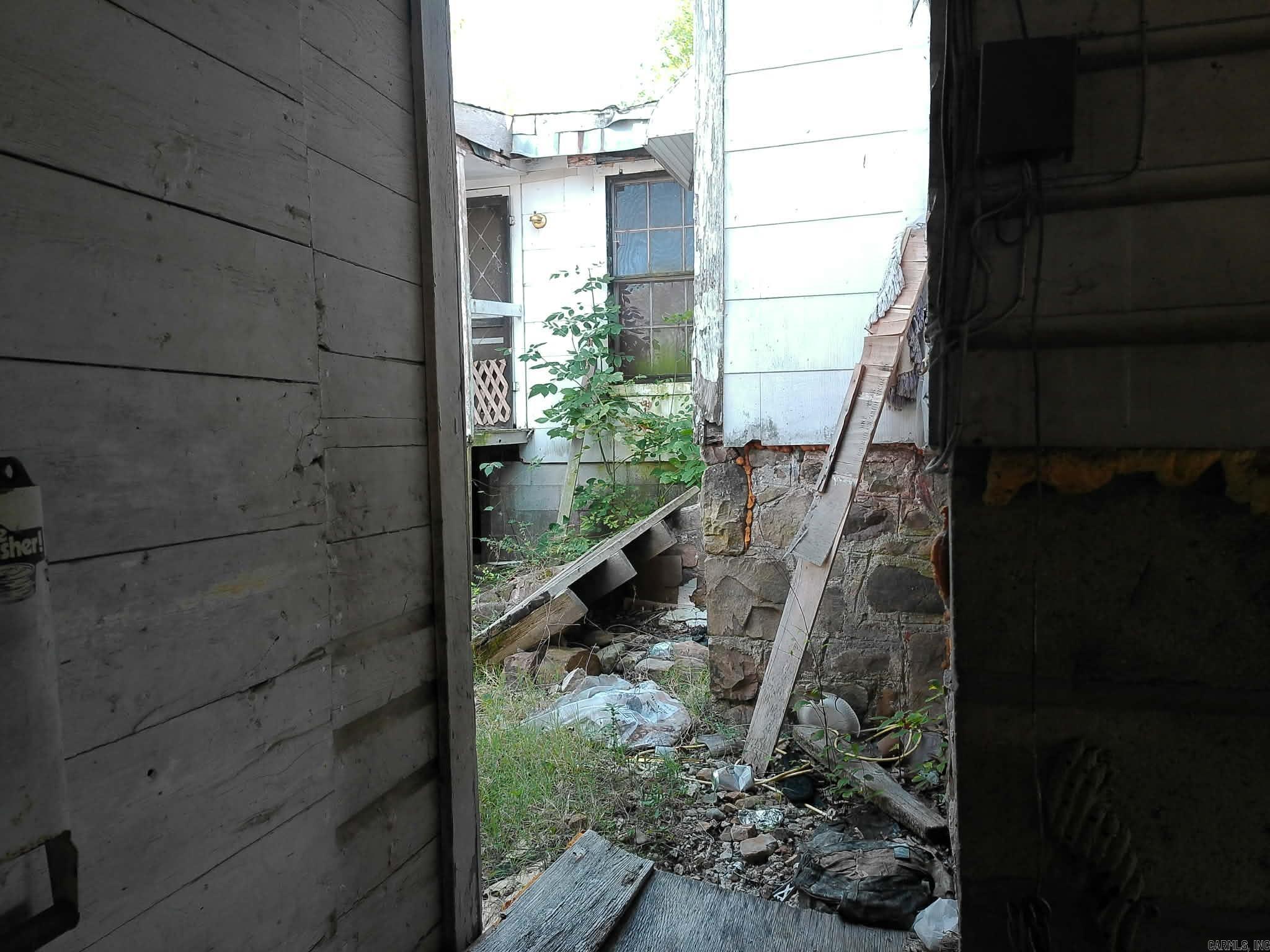 1108 Tyler St. Property Photo 12