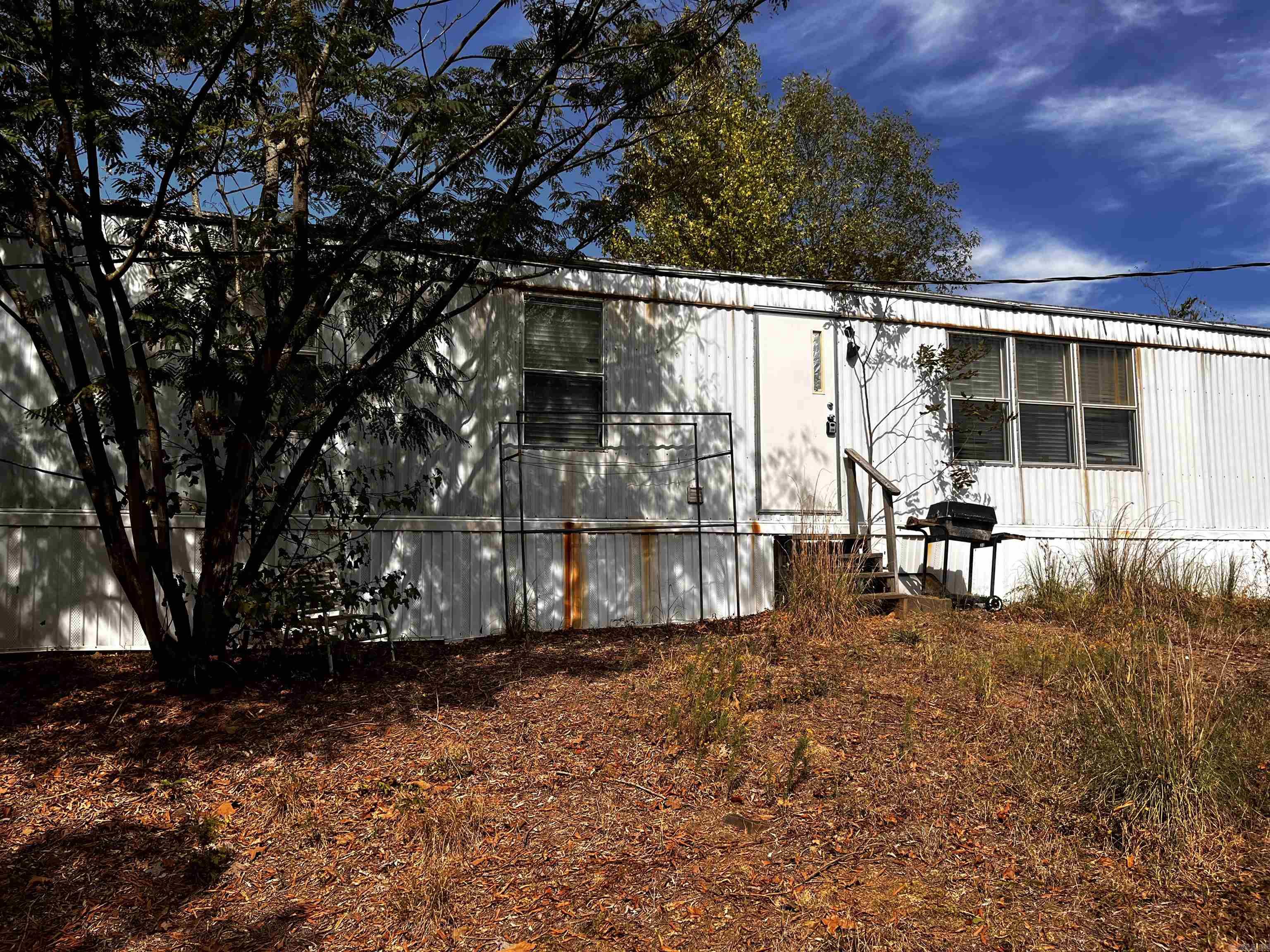 11810 Mac Arthur Dr Property Photo 1