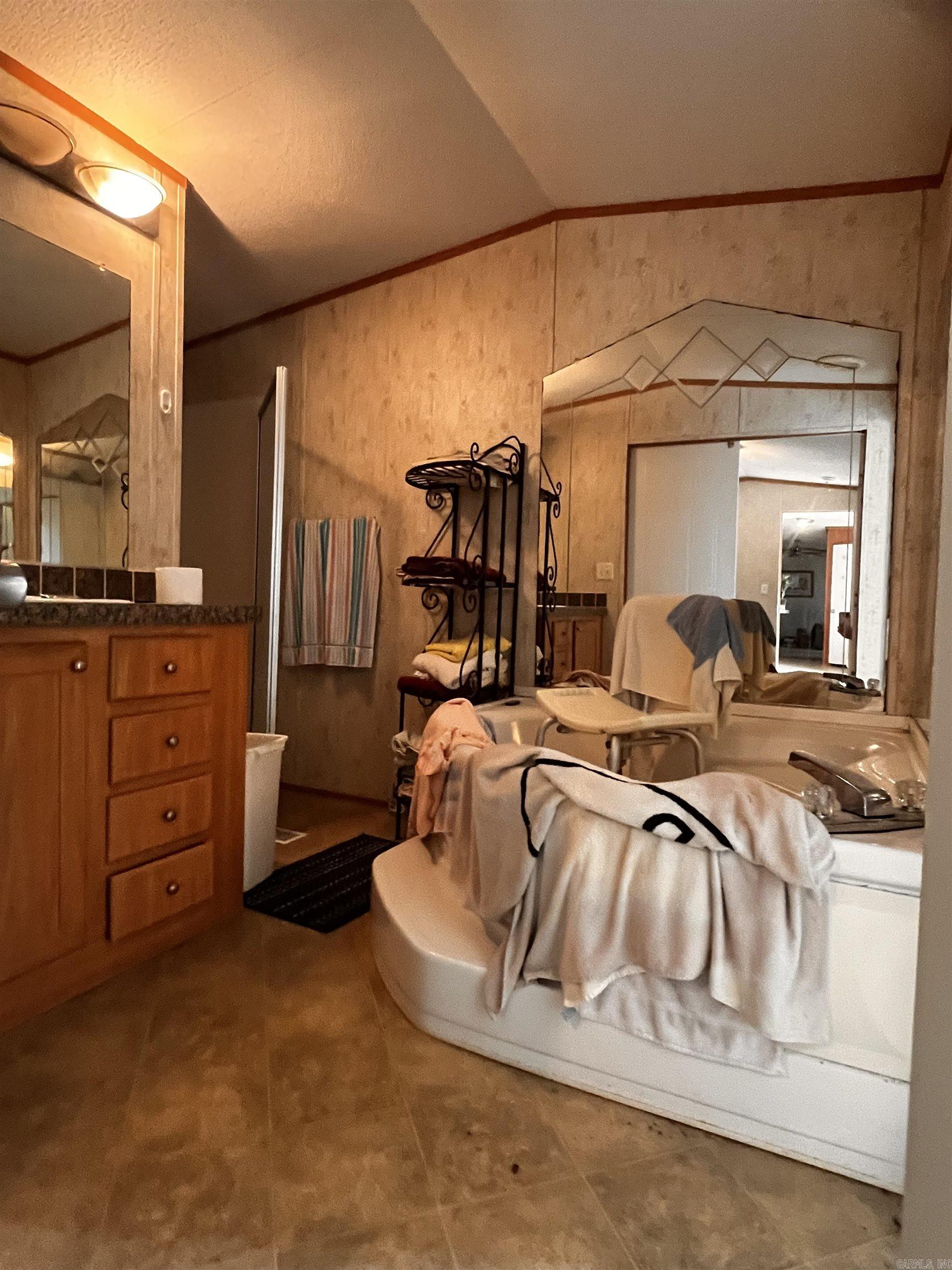 11810 Mac Arthur Dr Property Photo 9