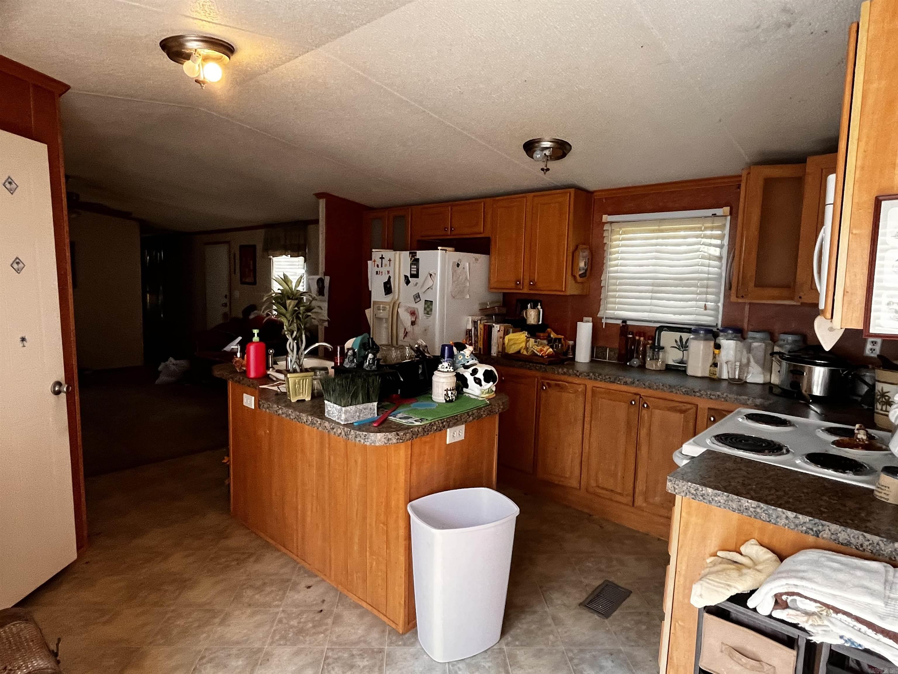 11810 Mac Arthur Dr Property Photo 13