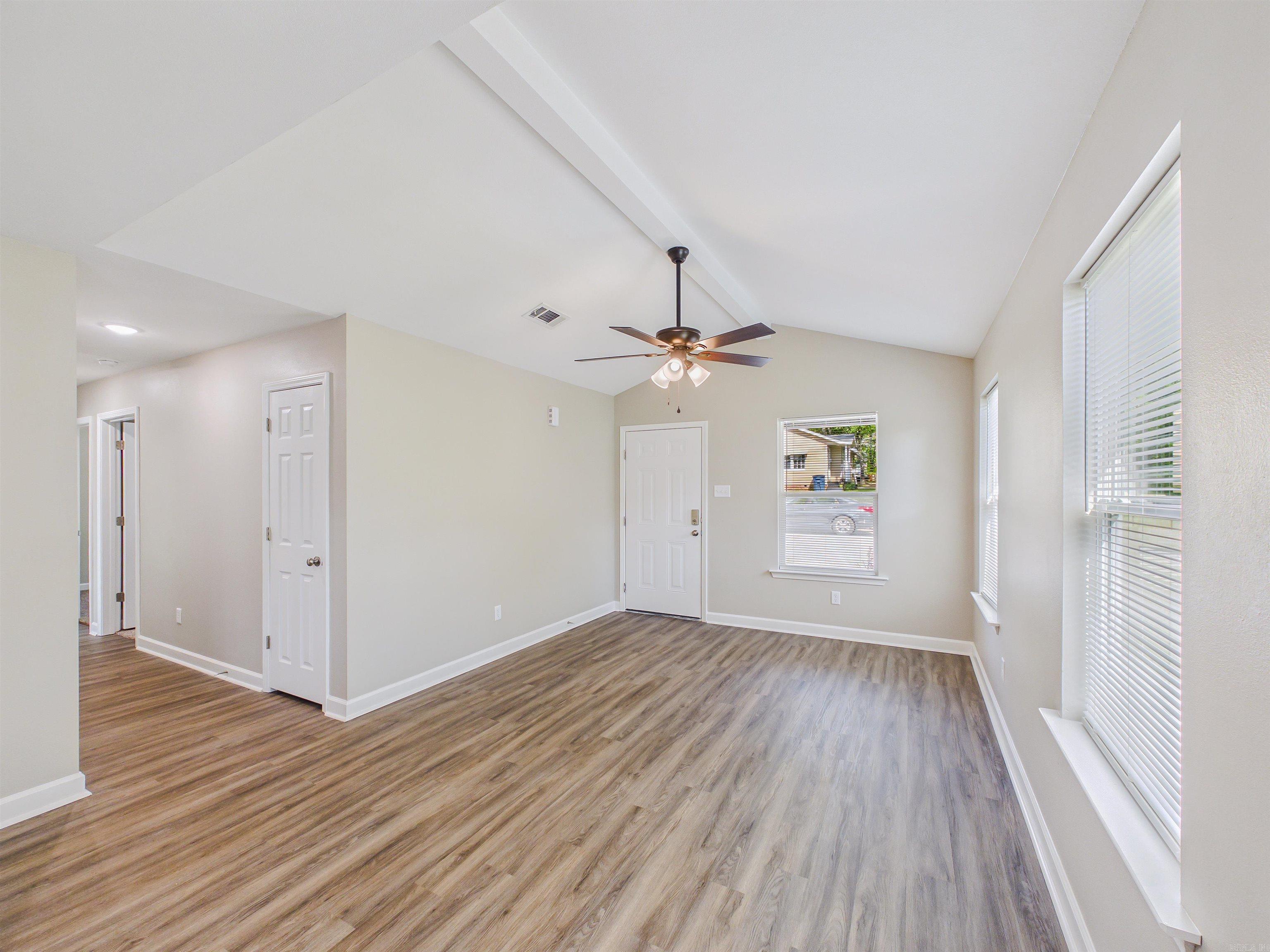 2708 Marshall Street Property Photo 10