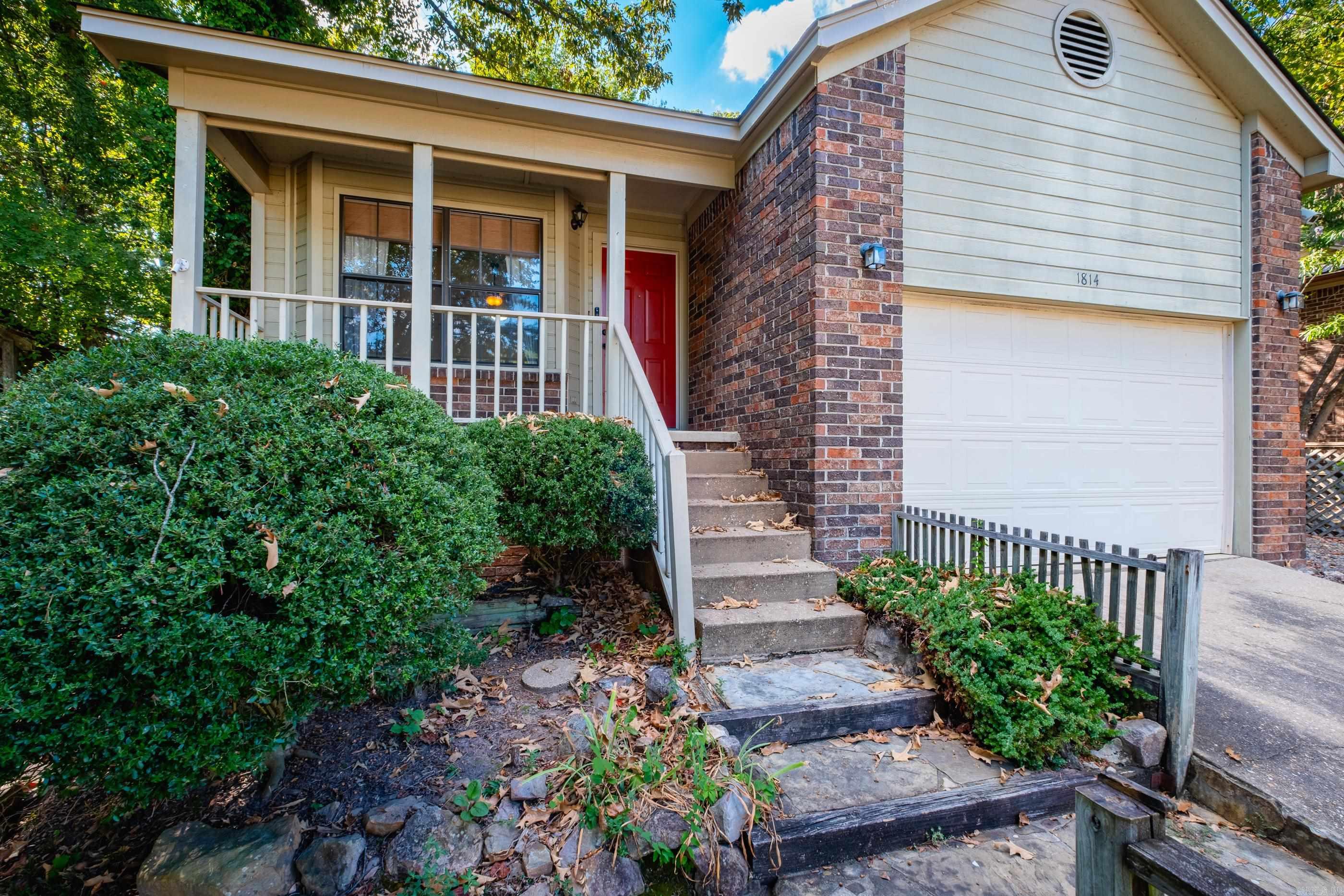 1814 Calgary Trail Property Photo 4