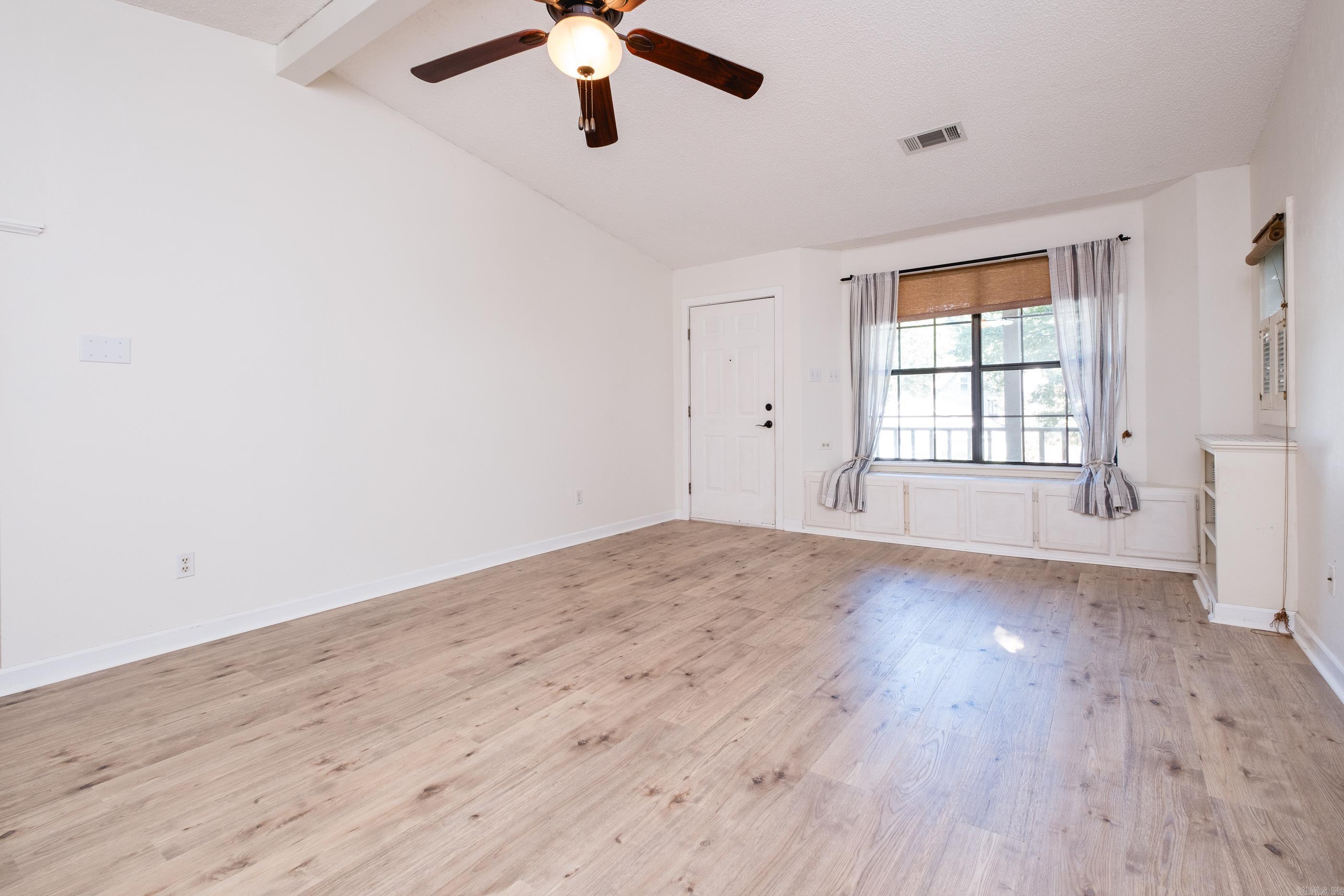 1814 Calgary Trail Property Photo 11