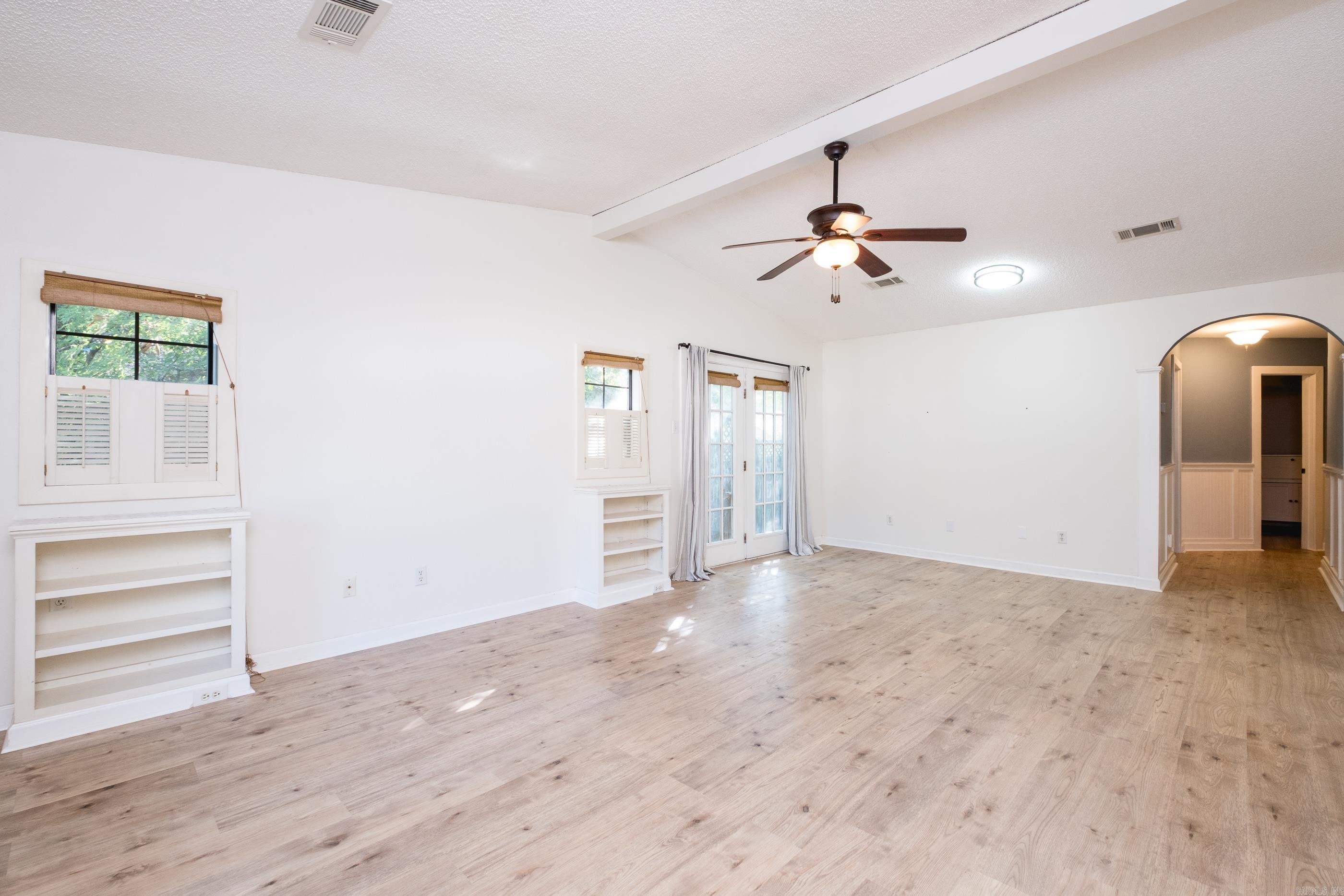 1814 Calgary Trail Property Photo 13