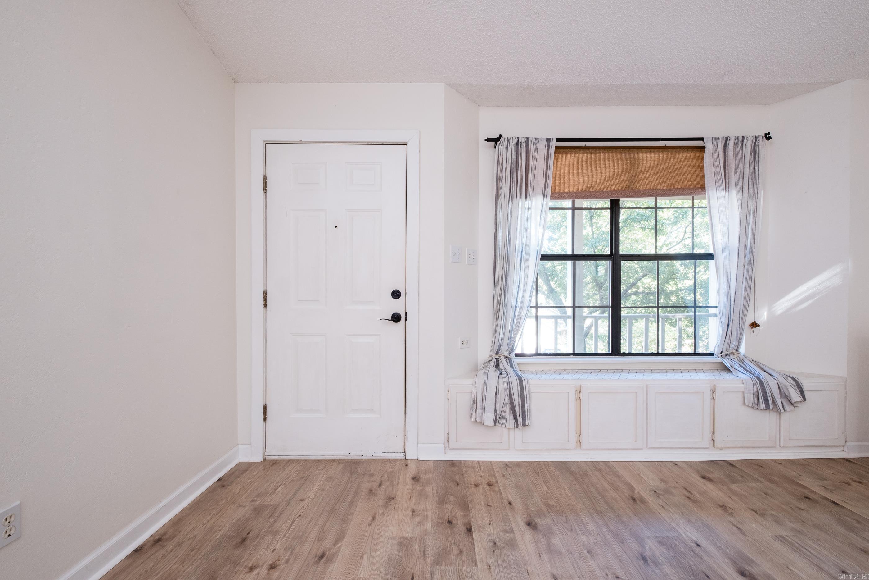 1814 Calgary Trail Property Photo 16