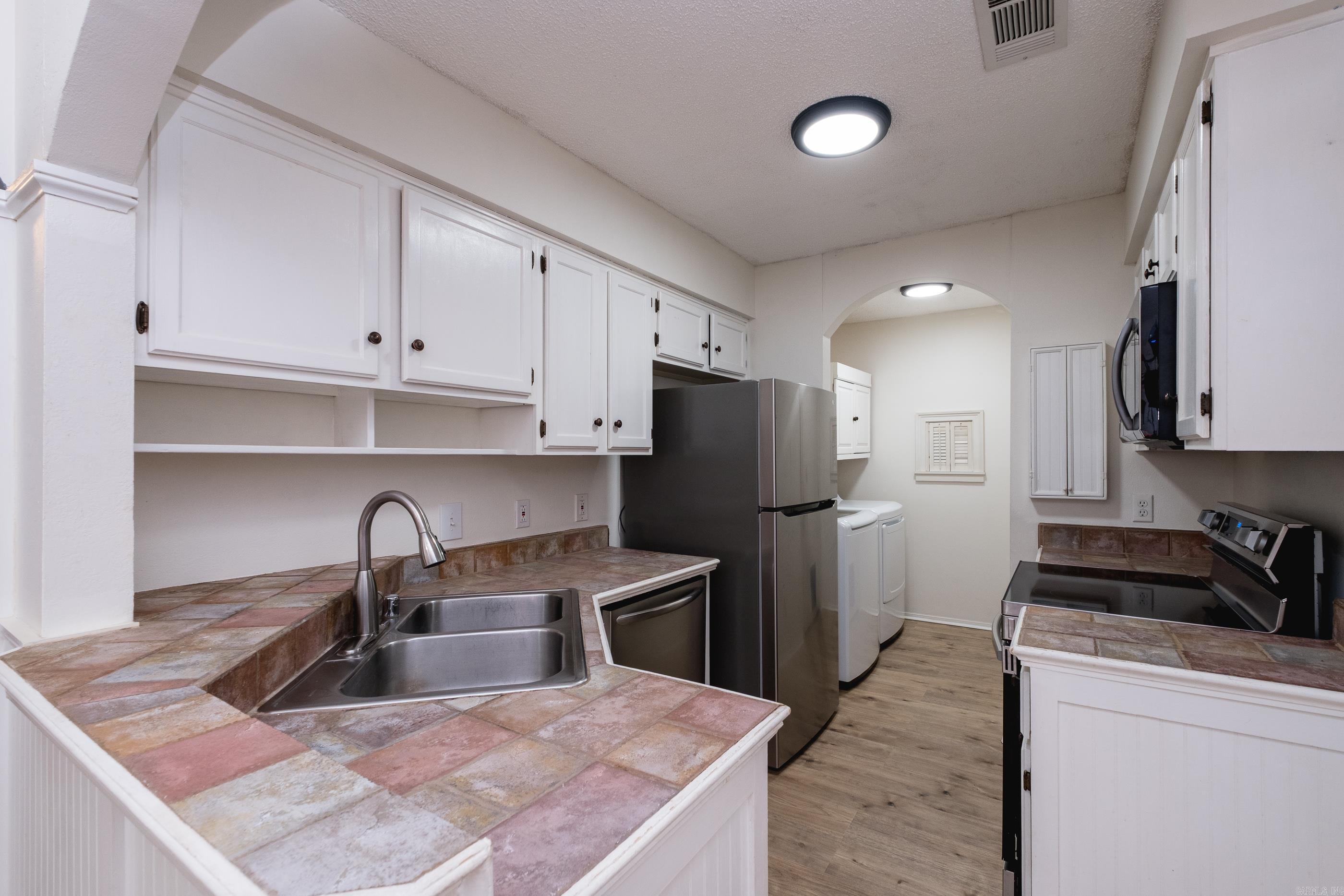1814 Calgary Trail Property Photo 19