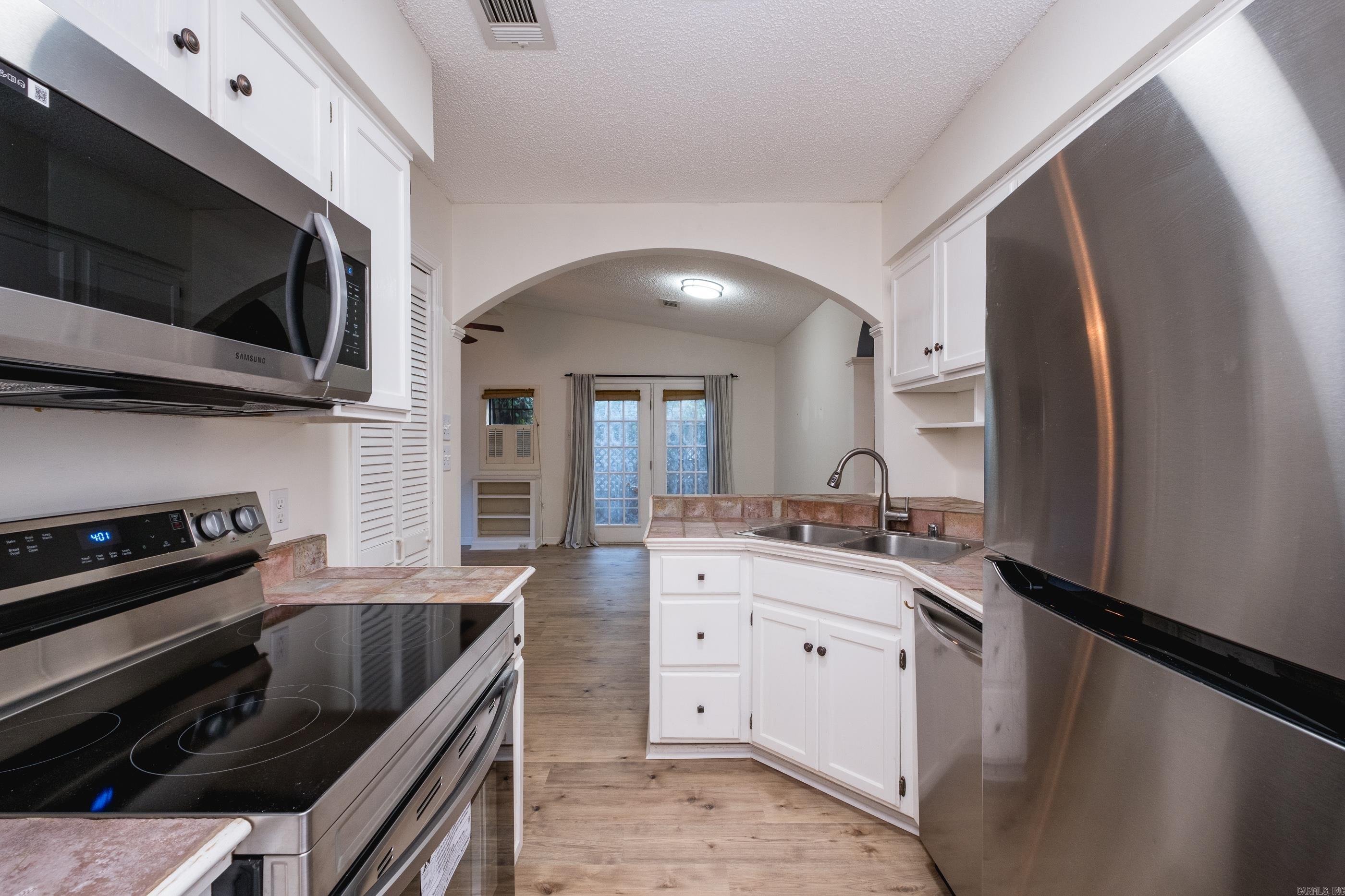 1814 Calgary Trail Property Photo 20