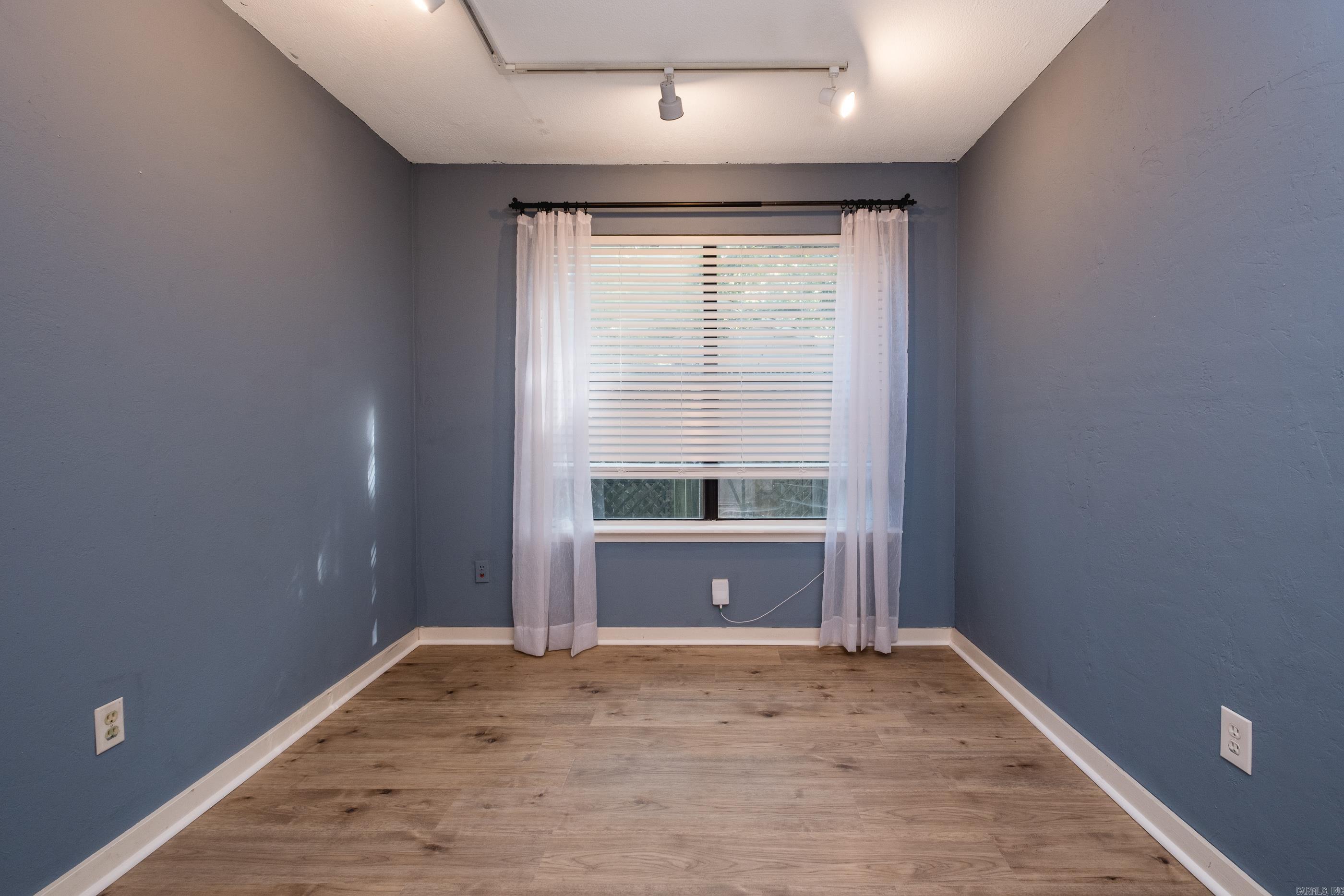 1814 Calgary Trail Property Photo 26