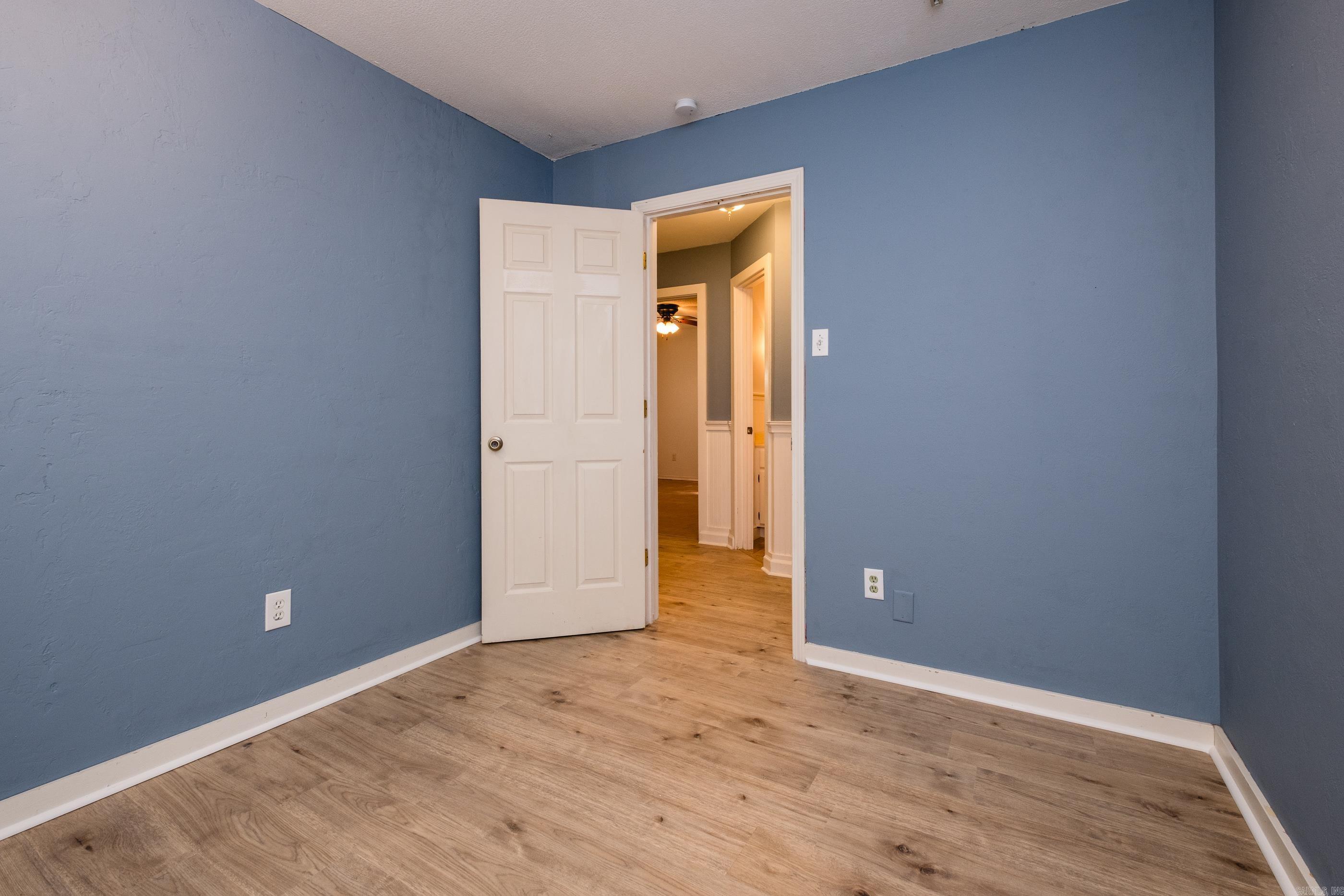 1814 Calgary Trail Property Photo 27