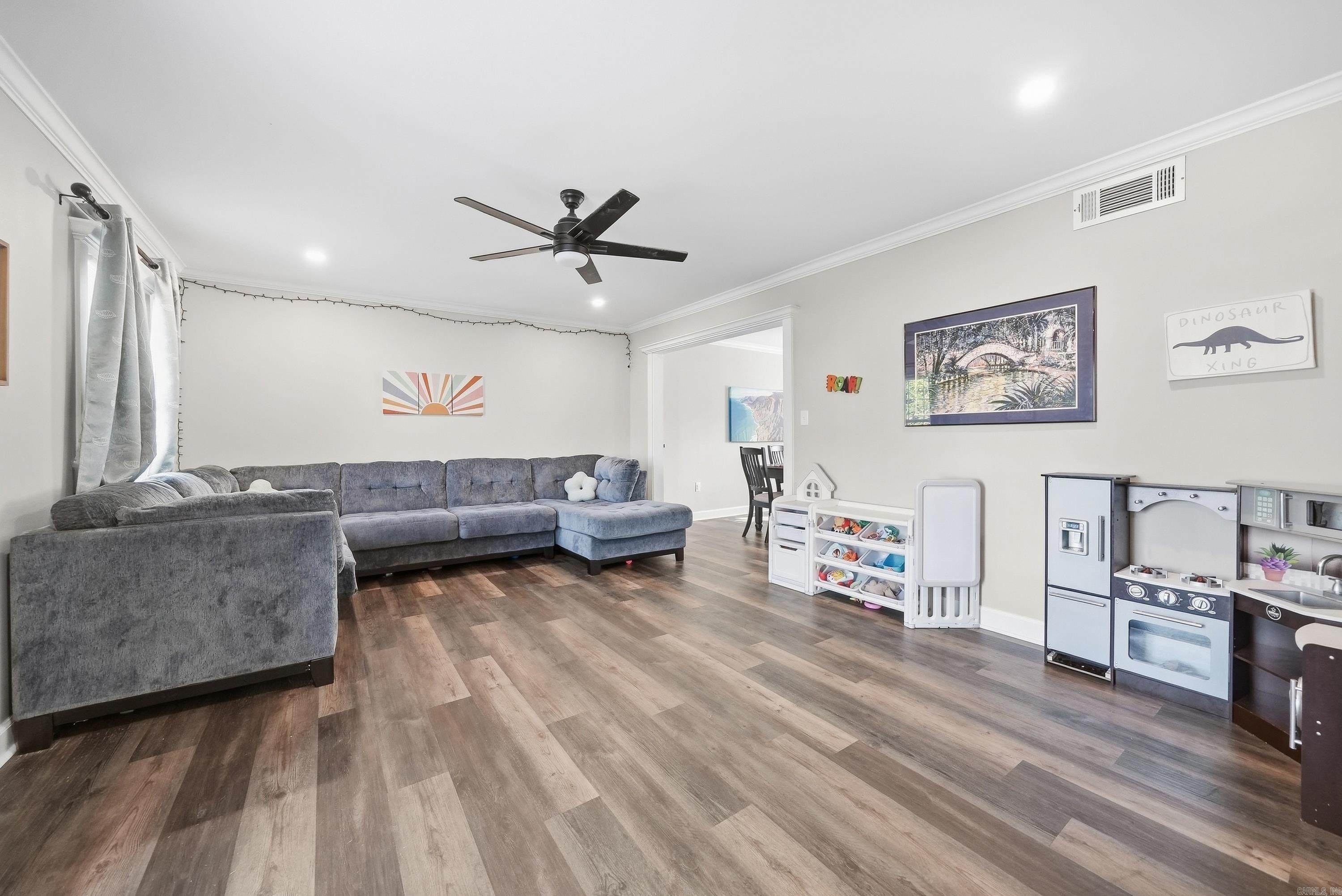 13 Coachlight Drive Property Photo 8