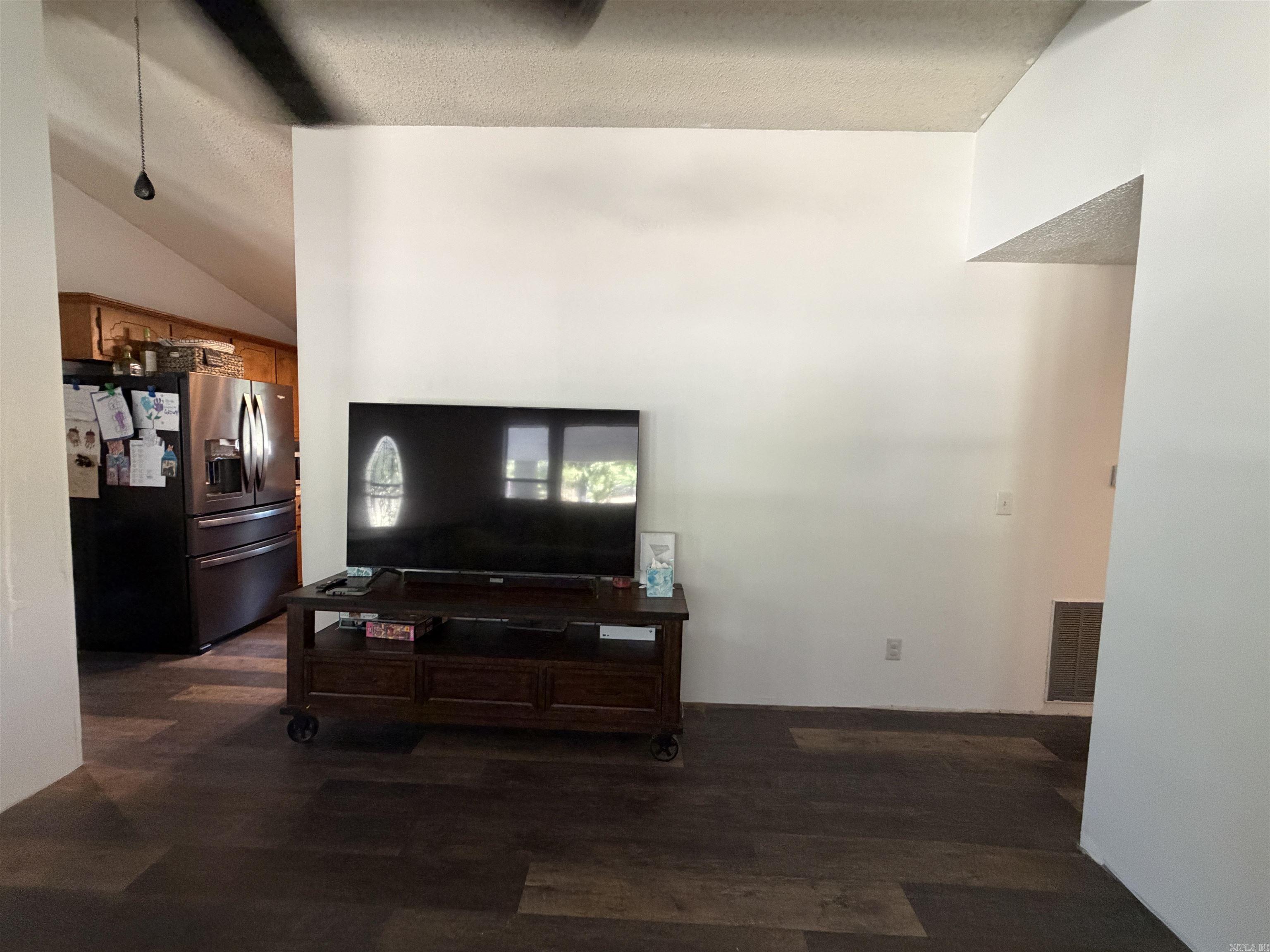 550 Pinewood Property Photo 8
