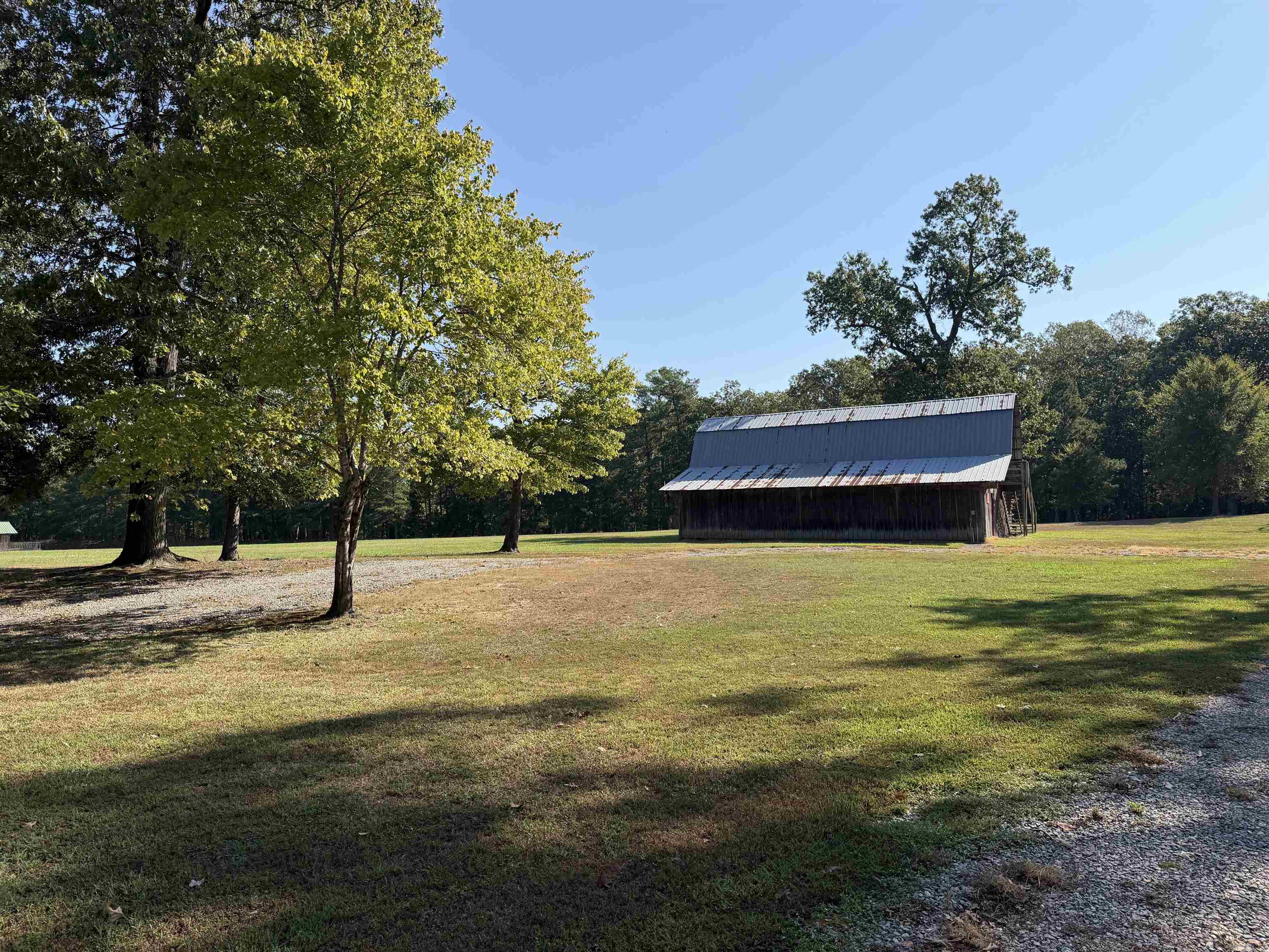 550 Pinewood Property Photo 18