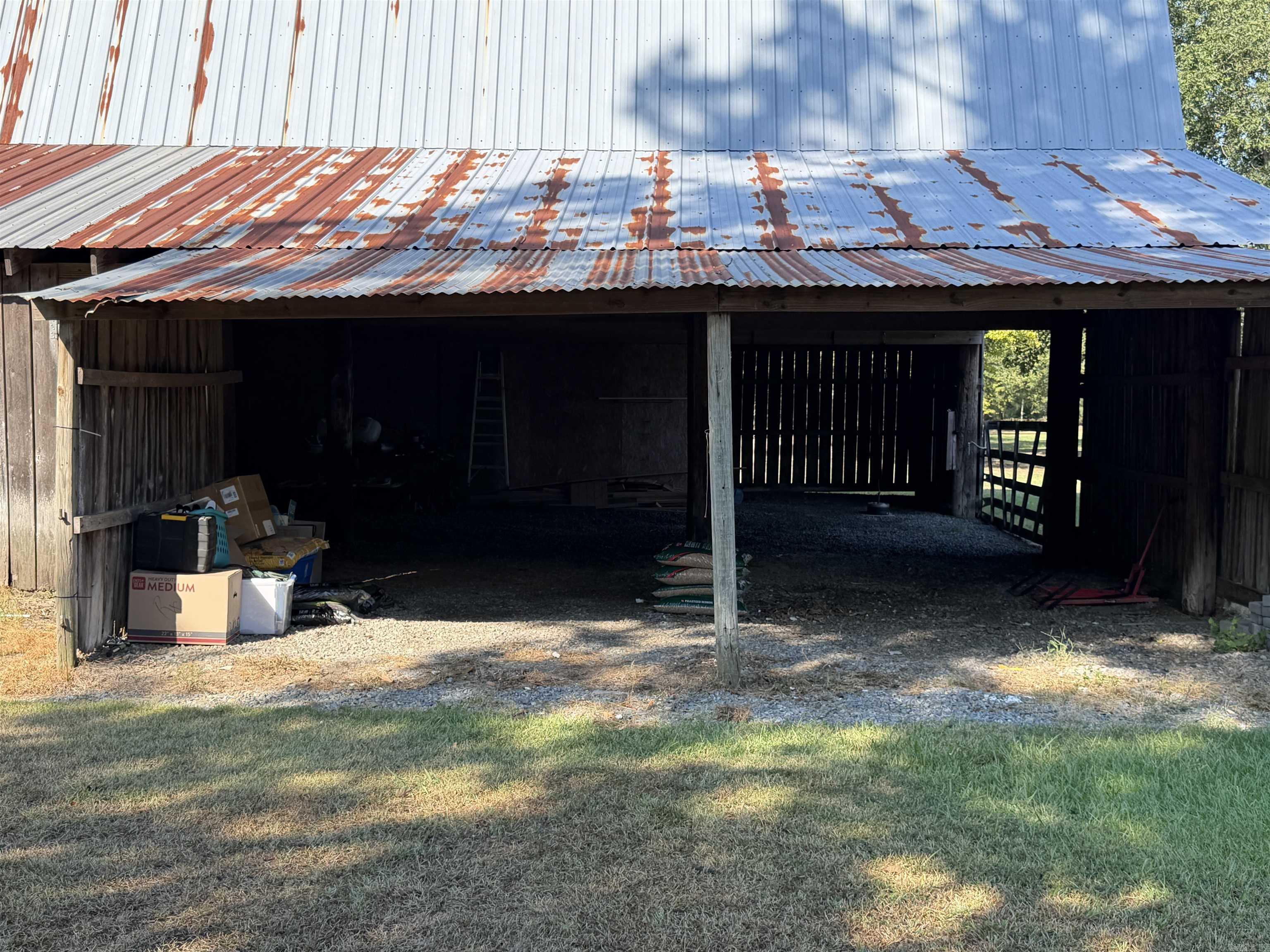 550 Pinewood Property Photo 28