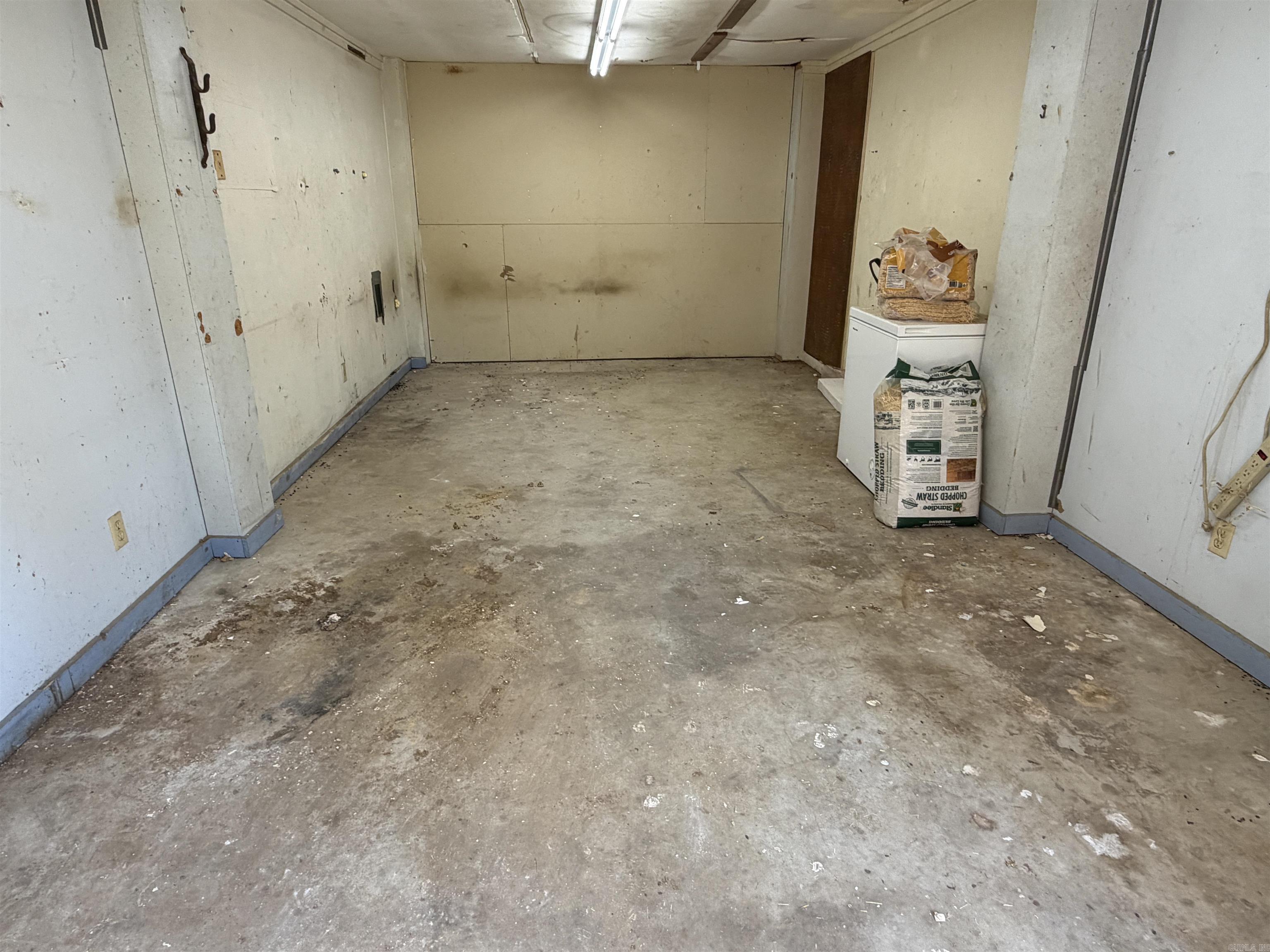 550 Pinewood Property Photo 32