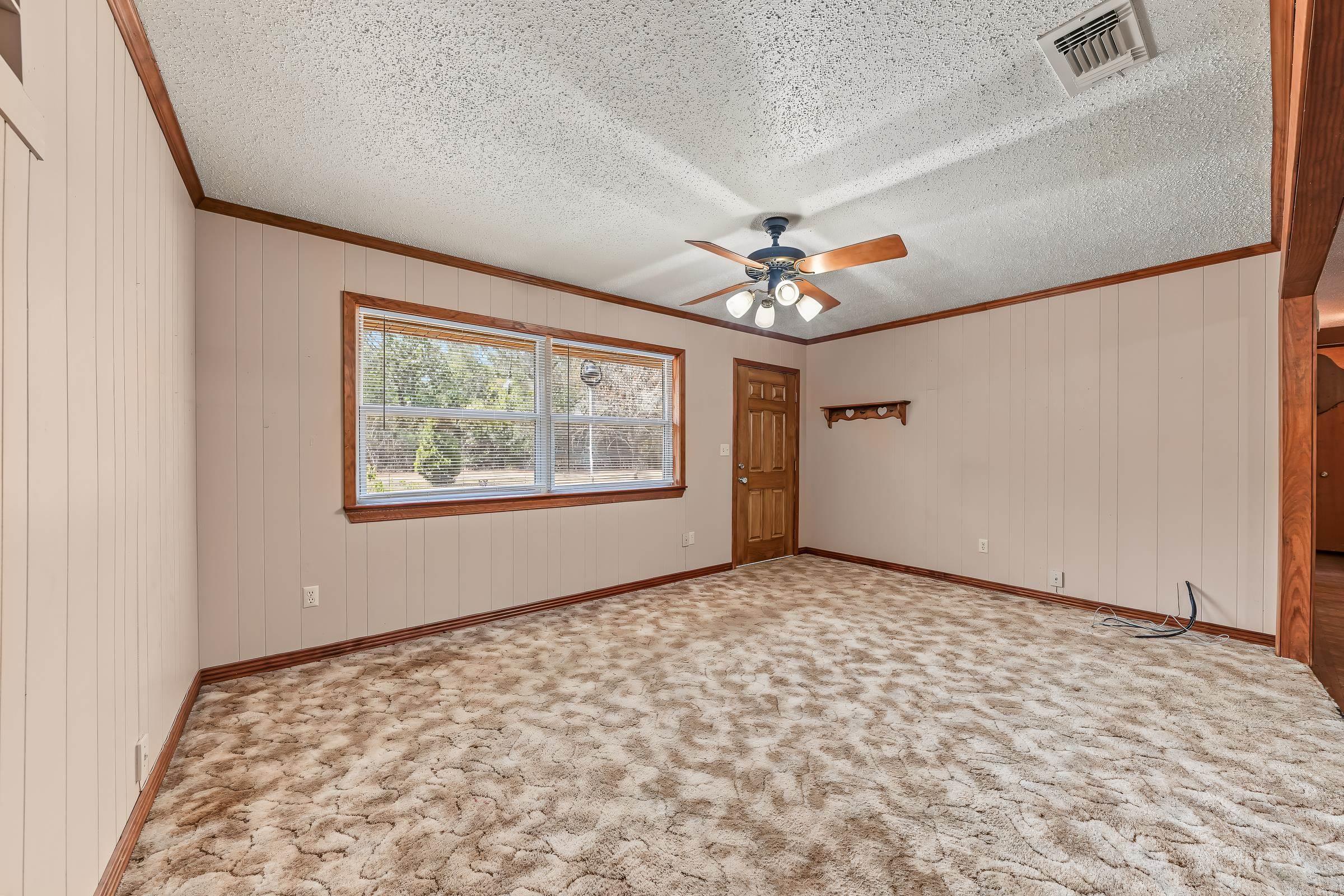 662 Ottawa Road Property Photo 4