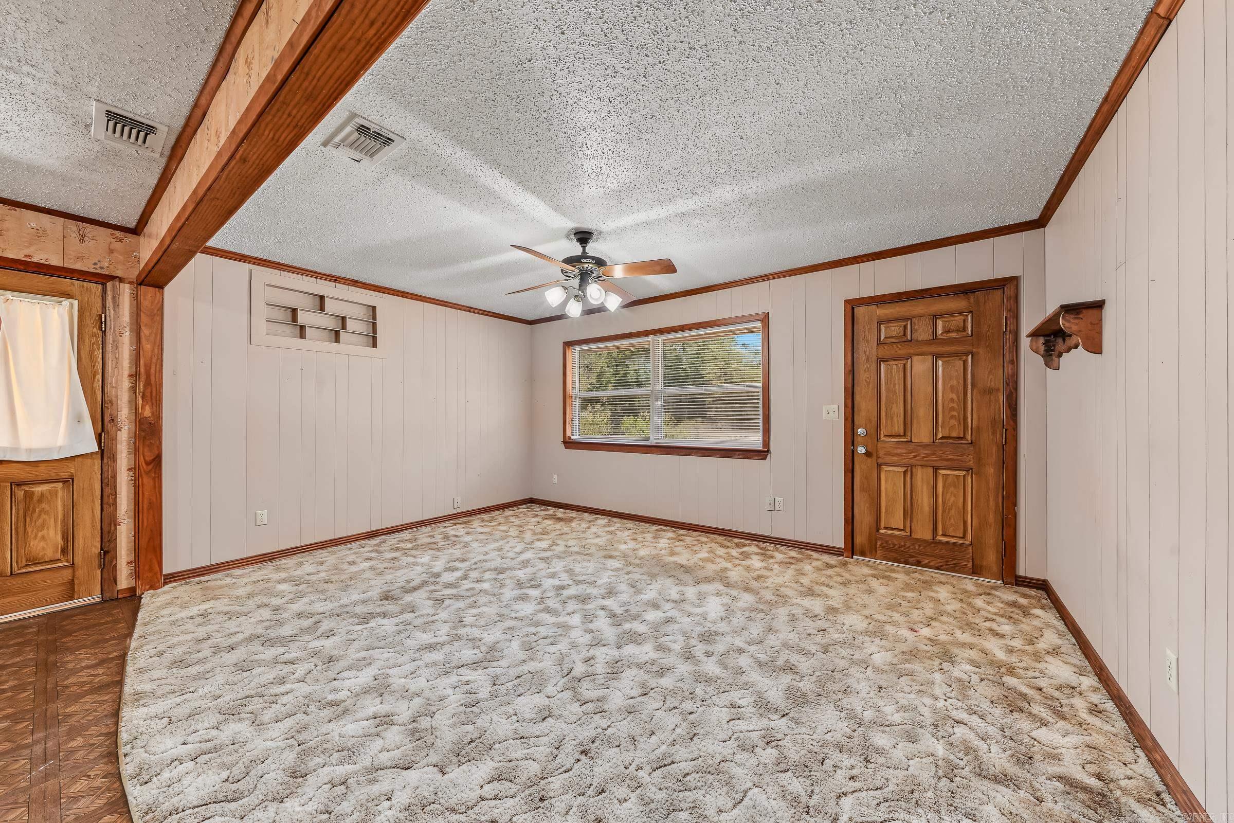 662 Ottawa Road Property Photo 5