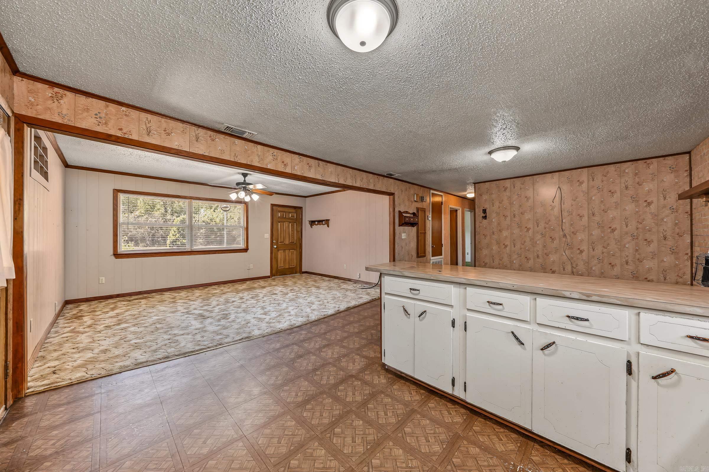 662 Ottawa Road Property Photo 9