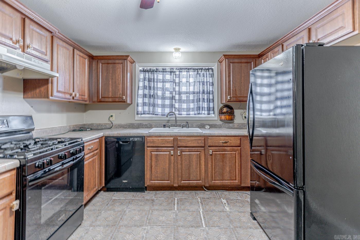 106 Morgan St Property Photo 4