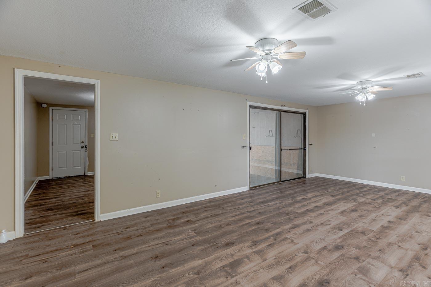 106 Morgan St Property Photo 7