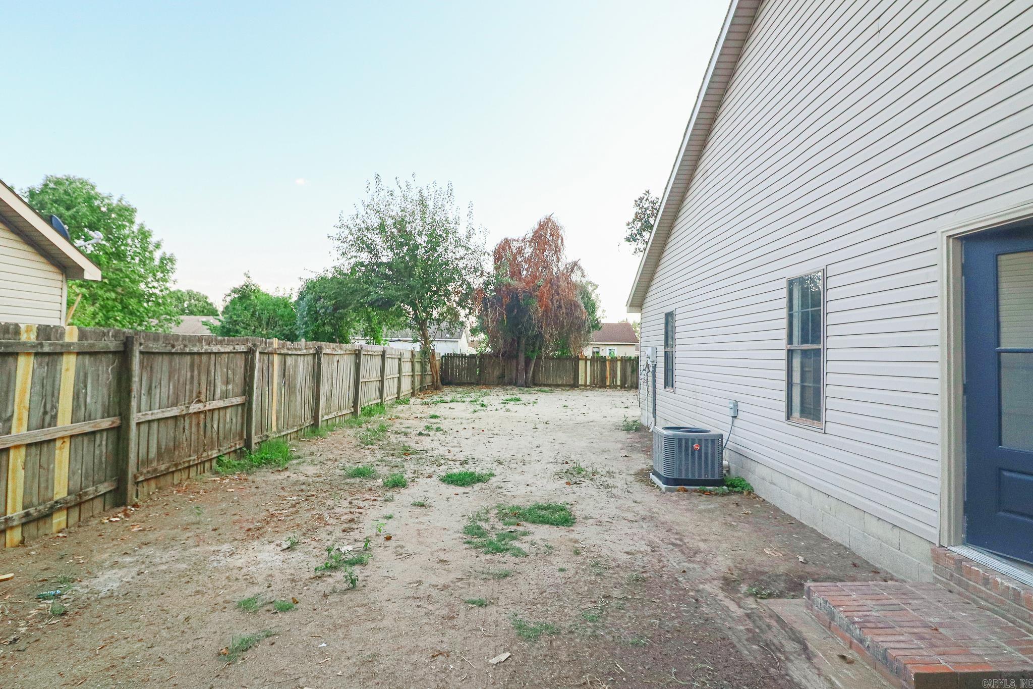 124 Jennifer Property Photo 5
